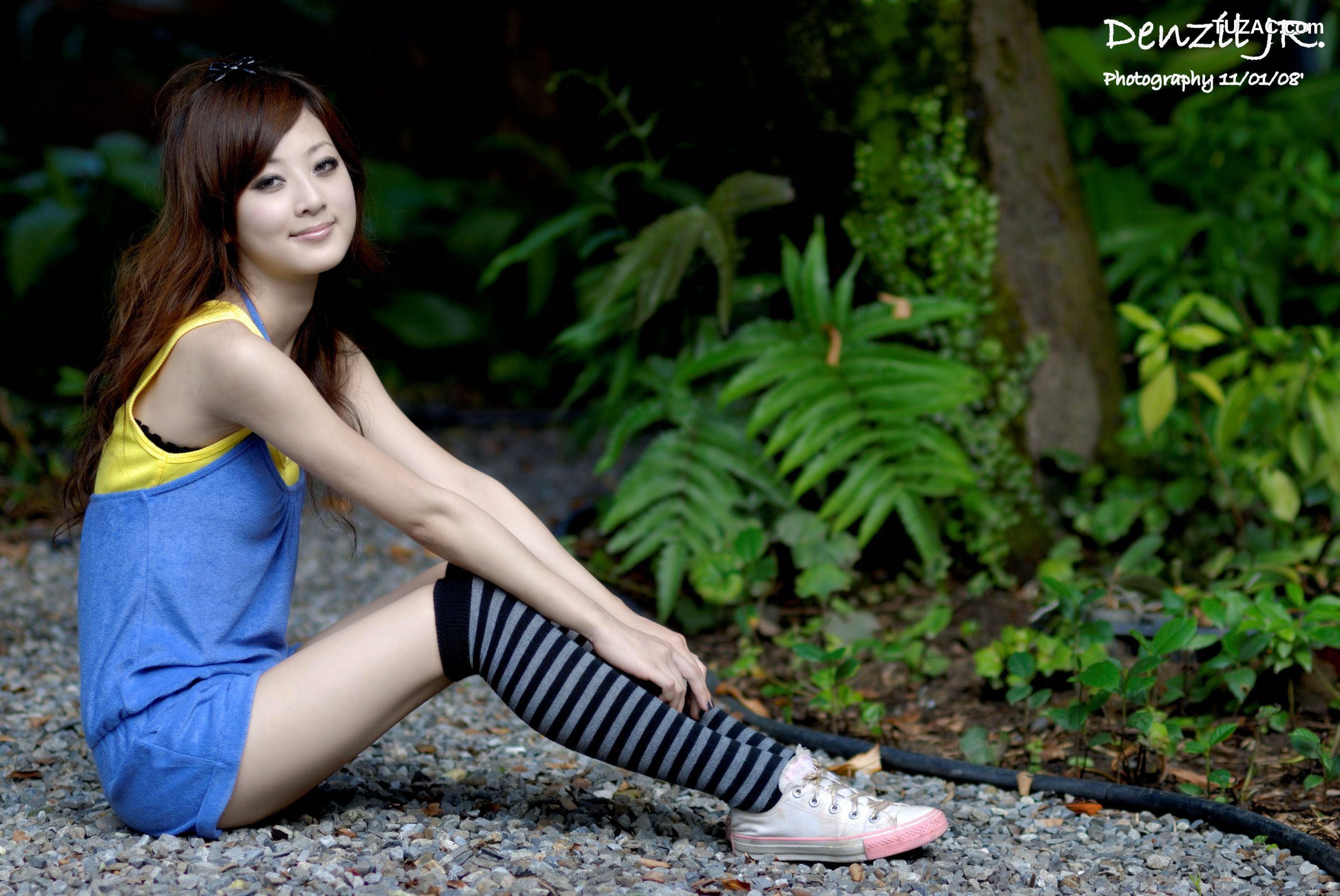 台湾正妹_果子MM/张允霏 《台大外拍》第1部 写真集
