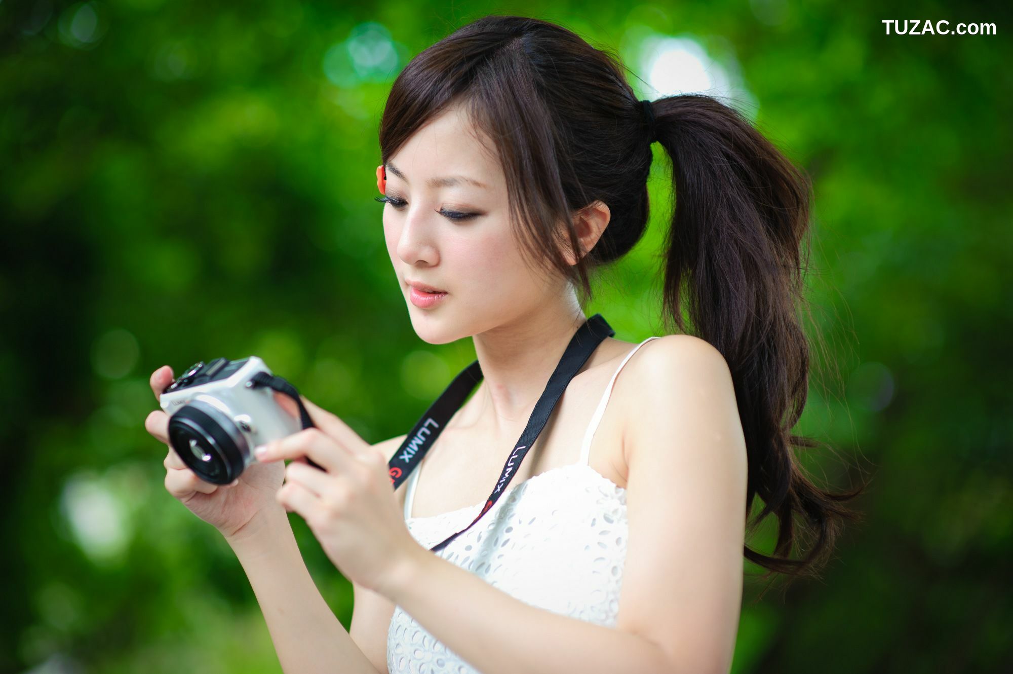台湾正妹_果子MM/张允霏《228公園街拍》 第II部 写真集