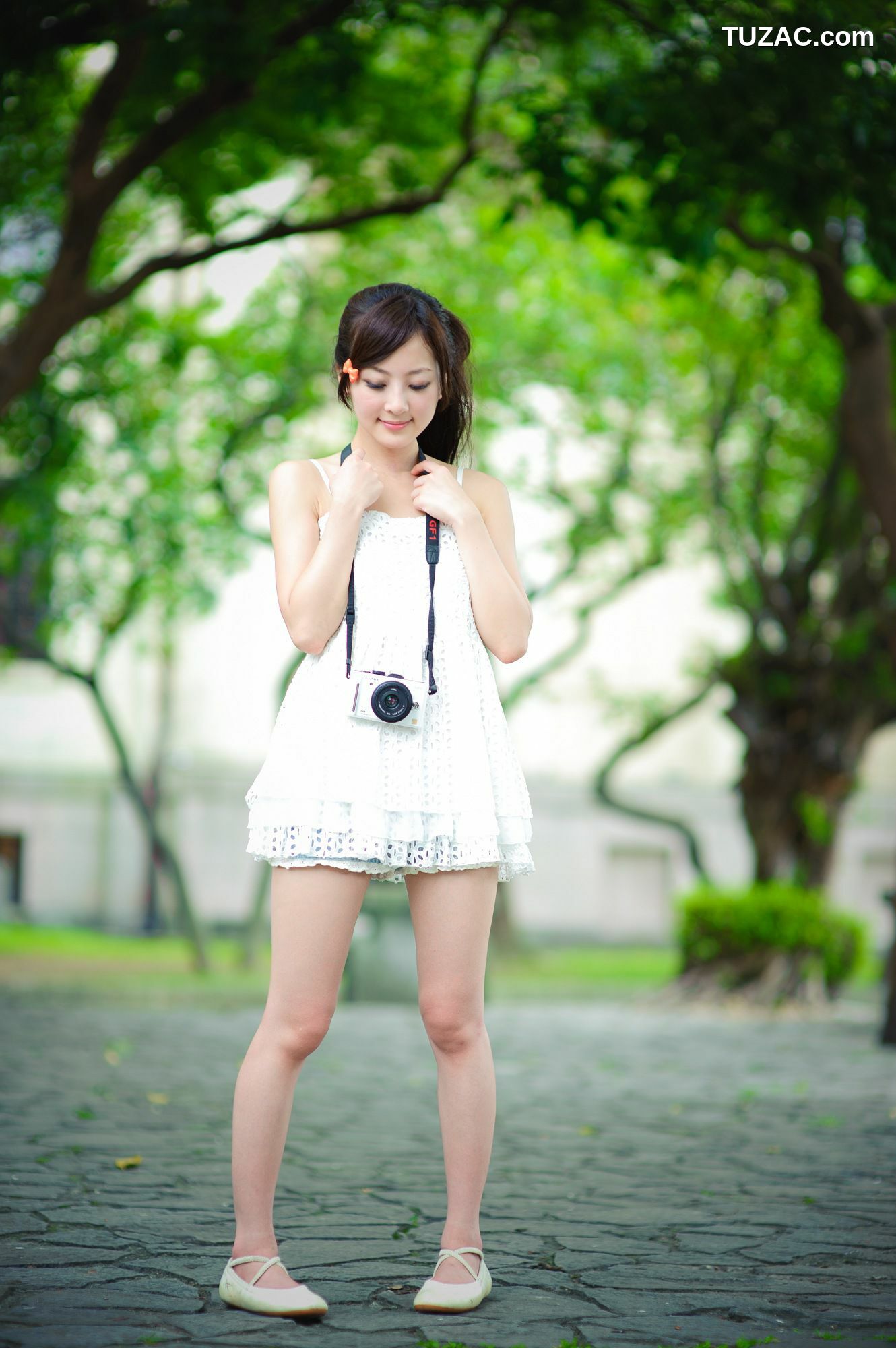 台湾正妹_果子MM/张允霏《228公園街拍》 第II部 写真集