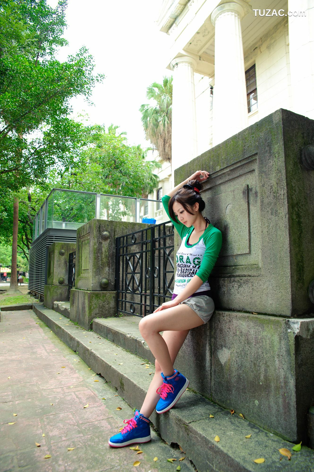 台湾正妹_果子MM/张允霏《228公園街拍》 第II部 写真集