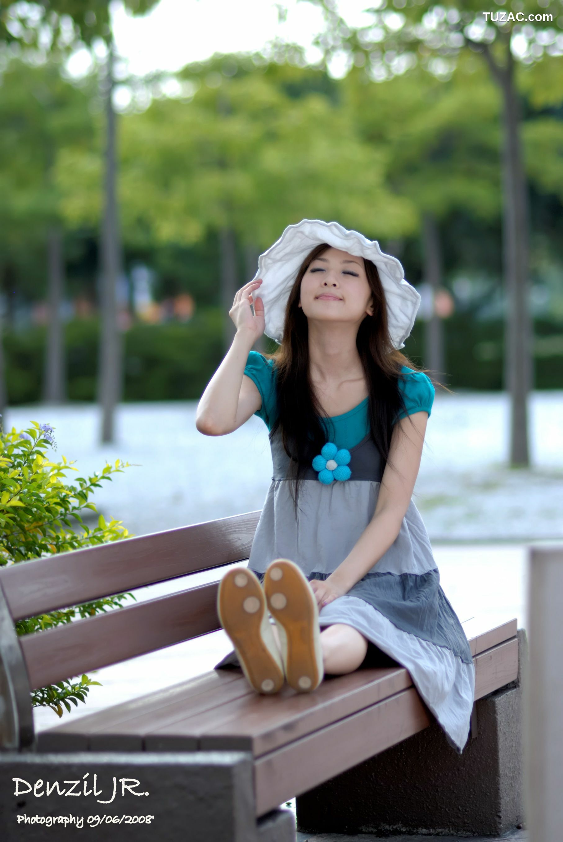 台湾正妹_果子MM/张允霏《Lovely 果子 Fruit with Barbie Attire》写真集