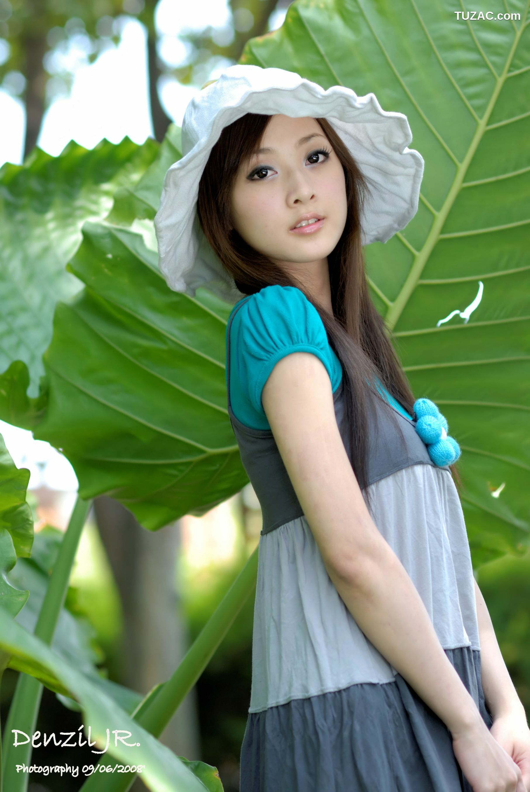 台湾正妹_果子MM/张允霏《Lovely 果子 Fruit with Barbie Attire》写真集
