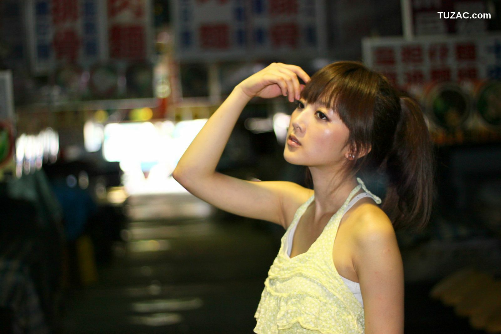 台湾正妹_果子MM/张允霏《士林外拍》写真集