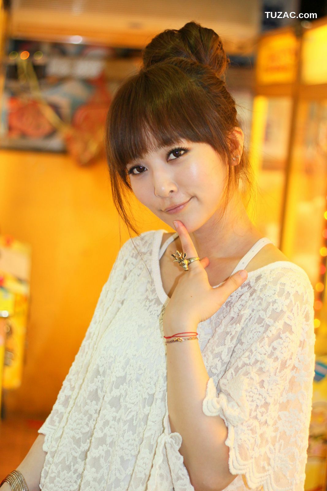 台湾正妹_果子MM/张允霏《士林外拍》写真集