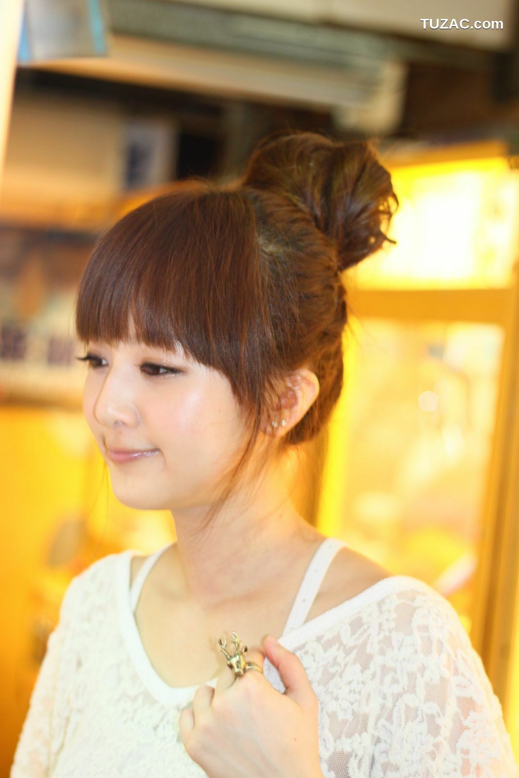 台湾正妹_果子MM/张允霏《士林外拍》写真集