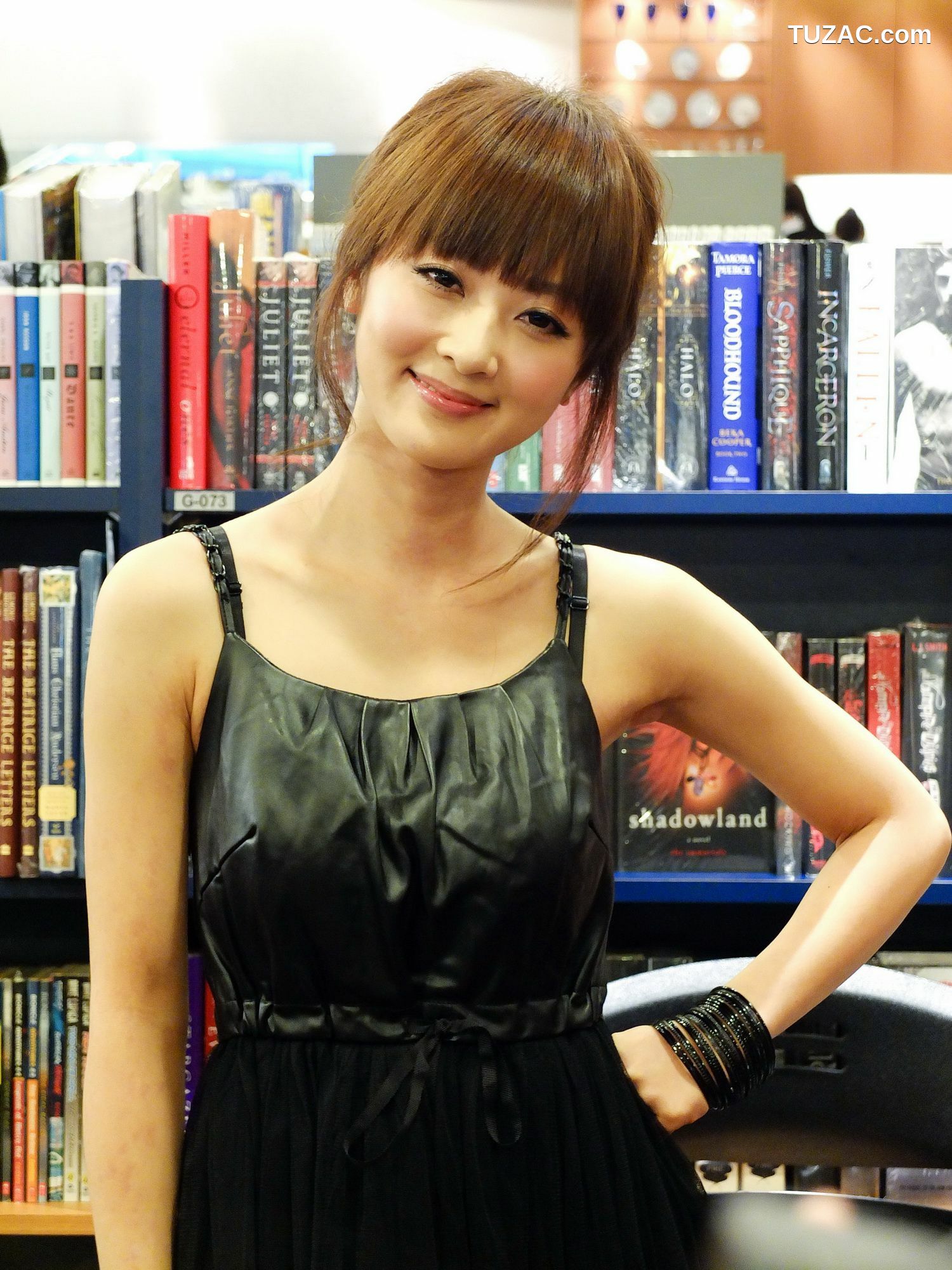 台湾正妹_果子MM/张允霏《妝漂亮 簽書會》高清活动图片