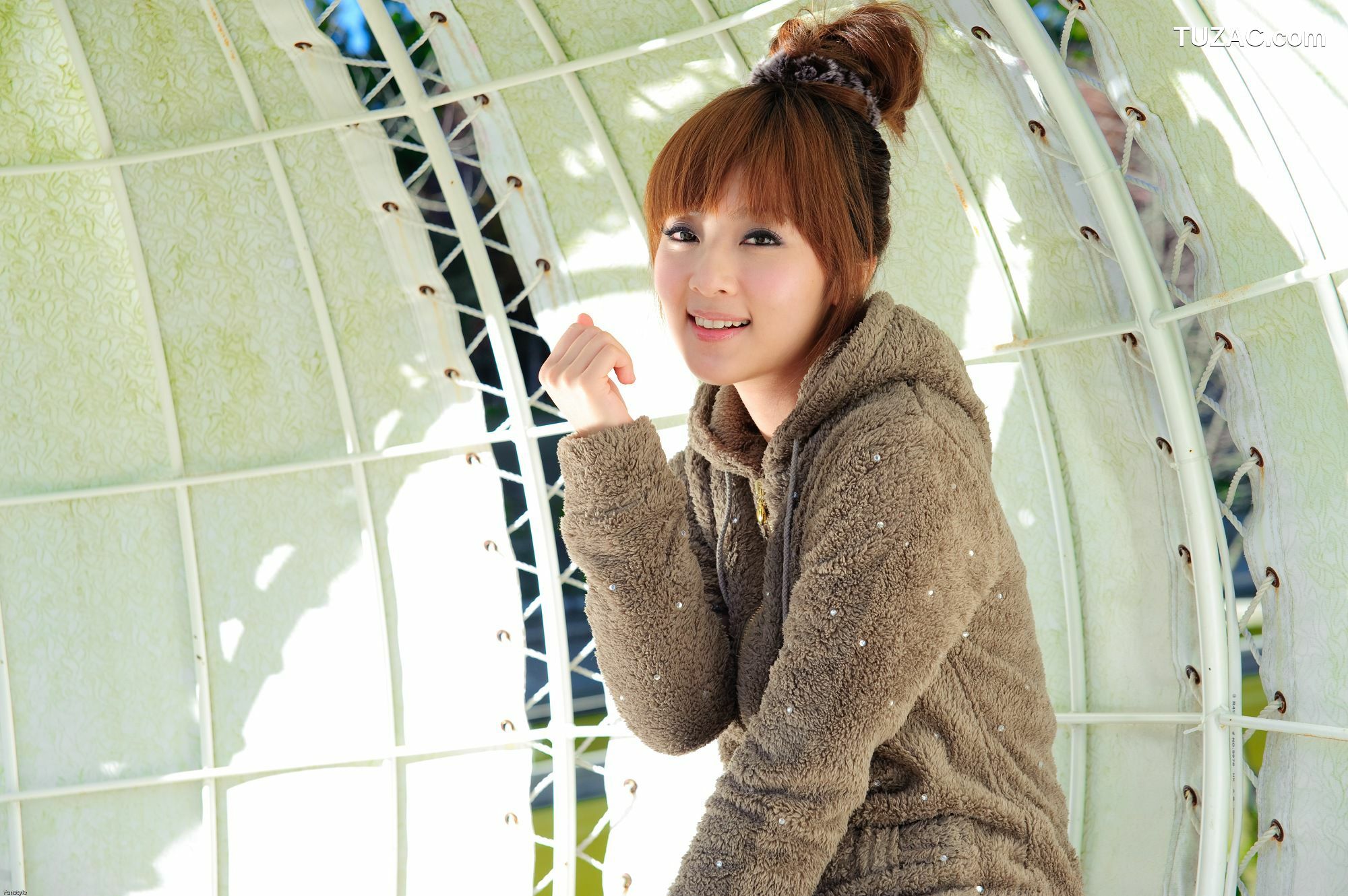 台湾正妹_果子MM/张允霏《果子遊清境》写真集