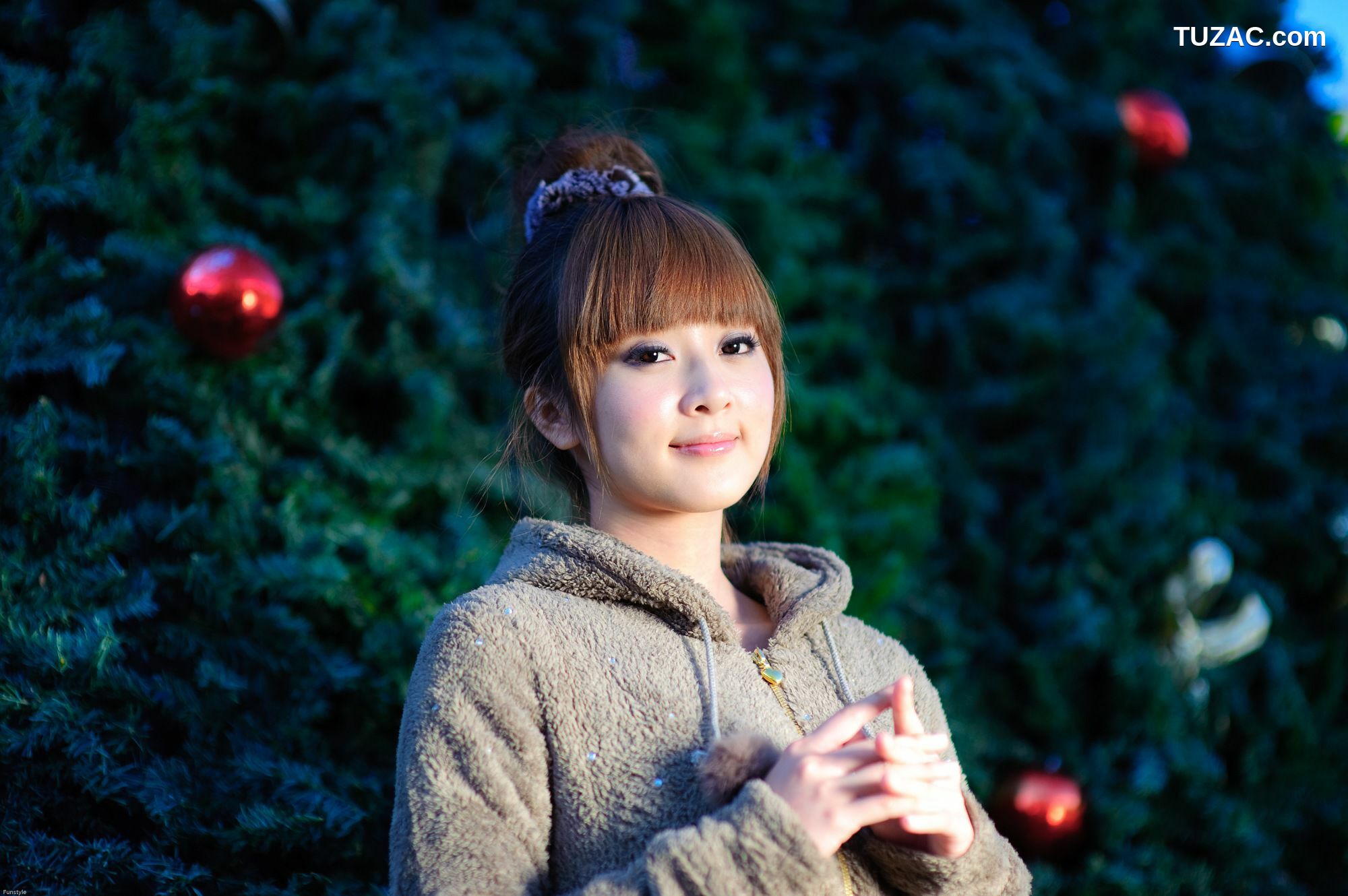 台湾正妹_果子MM/张允霏《果子遊清境》写真集