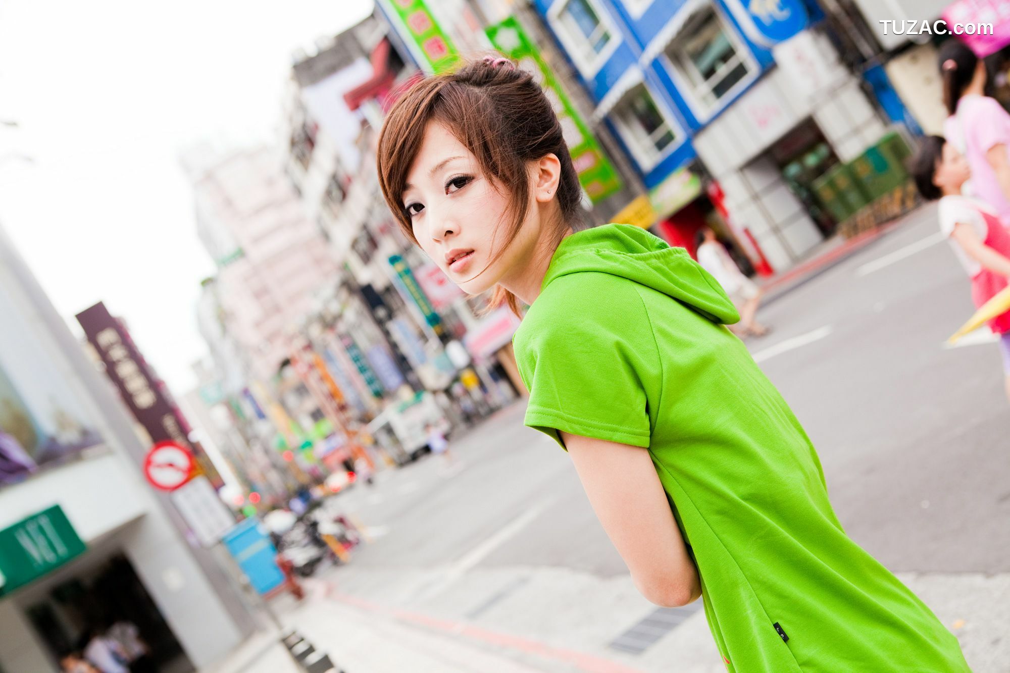 台湾正妹_果子MM(张凯洁)《西門町+植物園+中正紀念堂》外拍写真集