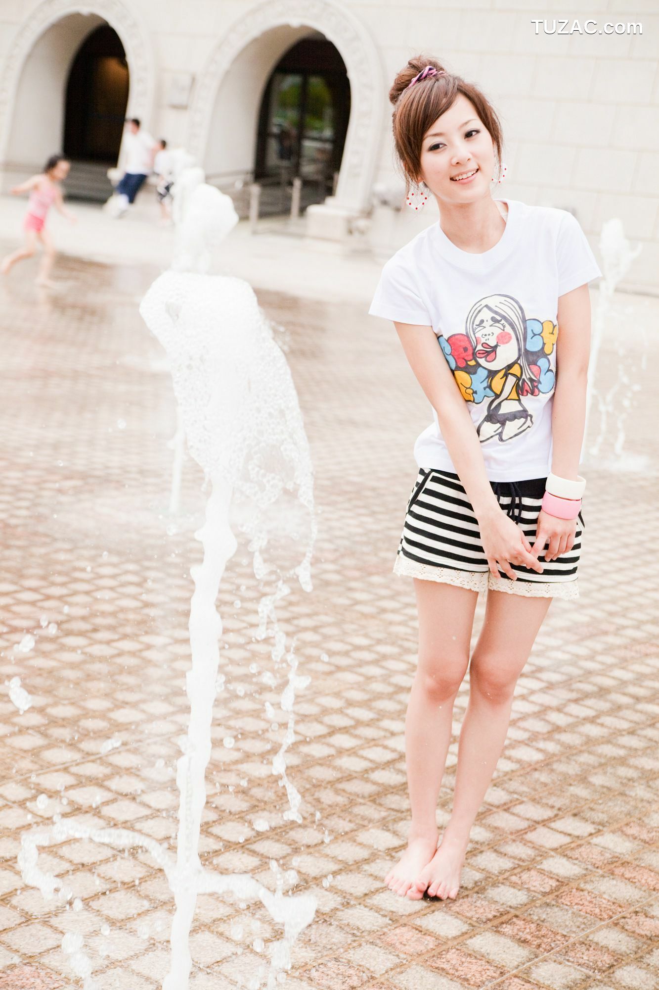 台湾正妹_果子MM(张凯洁)《西門町+植物園+中正紀念堂》外拍写真集