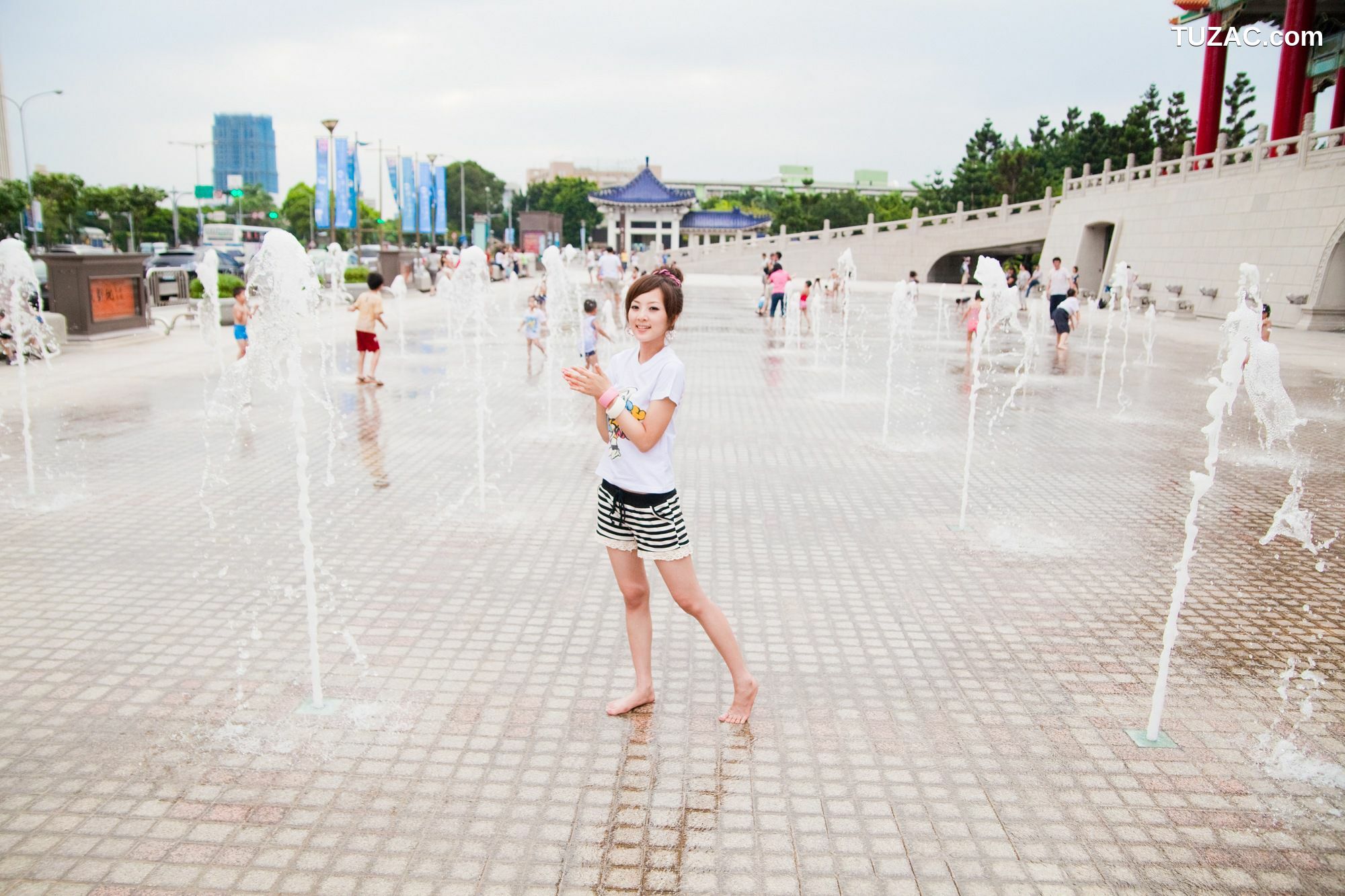 台湾正妹_果子MM(张凯洁)《西門町+植物園+中正紀念堂》外拍写真集