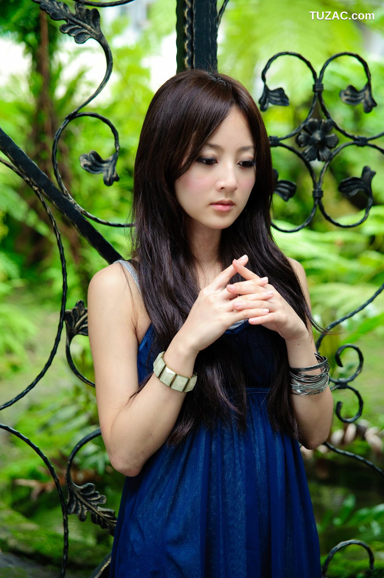 台湾正妹_果子MM/张凯洁《台大外拍》 第9部 写真集