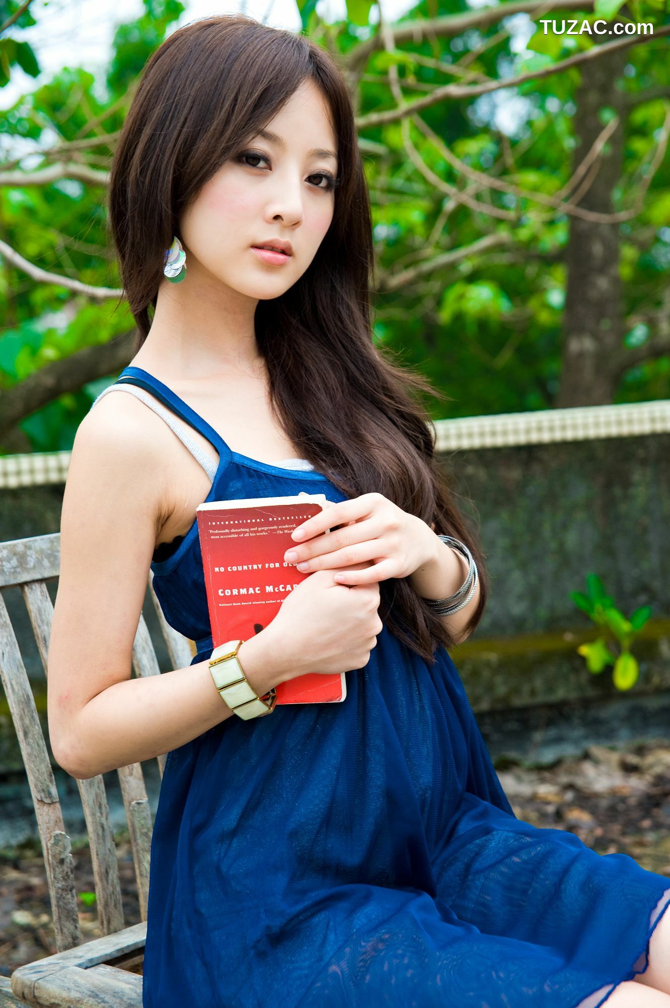 台湾正妹_果子MM/张凯洁《台大外拍》 第9部 写真集