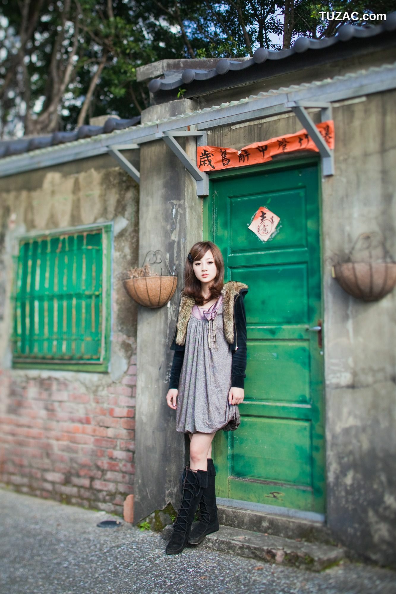 台湾正妹_果子MM/张凯洁《四四南村+大安森林公園外拍》写真集