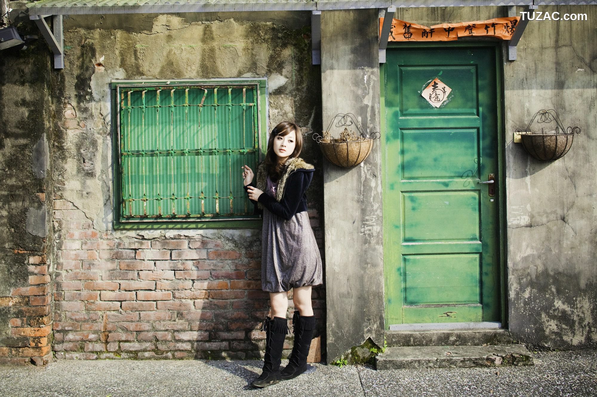 台湾正妹_果子MM/张凯洁《四四南村+大安森林公園外拍》写真集