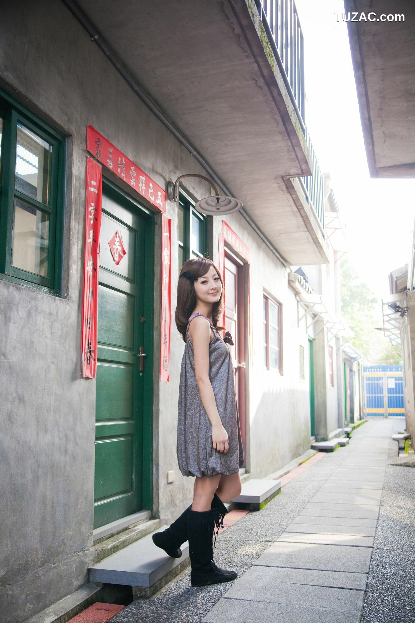 台湾正妹_果子MM/张凯洁《四四南村+大安森林公園外拍》写真集