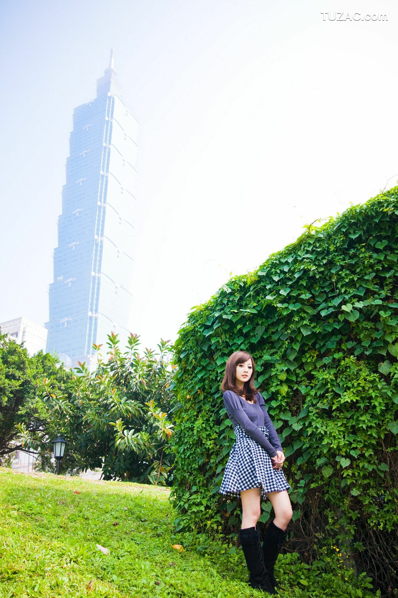 台湾正妹_果子MM/张凯洁《四四南村+大安森林公園外拍》写真集