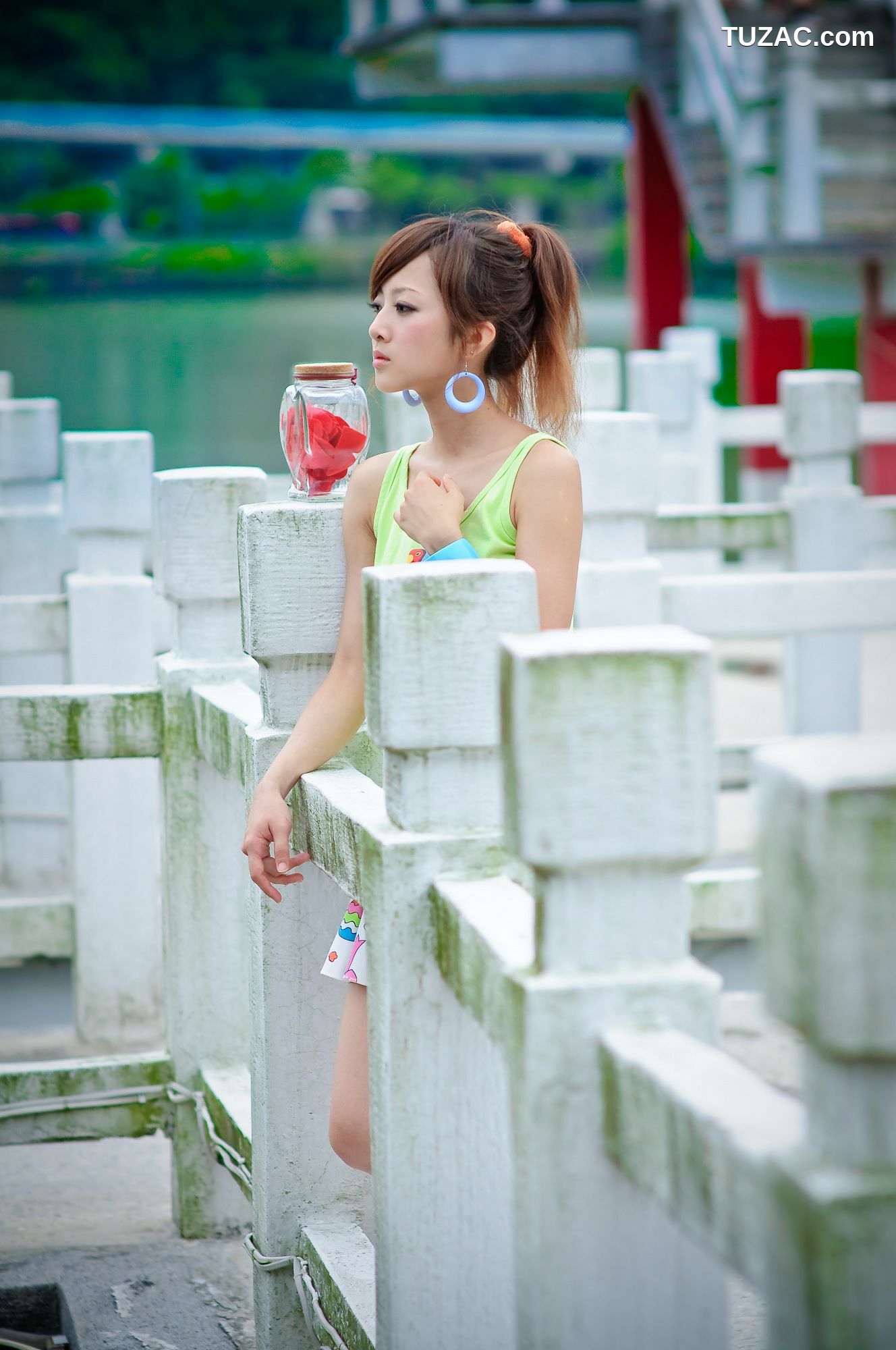 台湾正妹_果子MM/张凯洁《大湖公園外拍》写真集