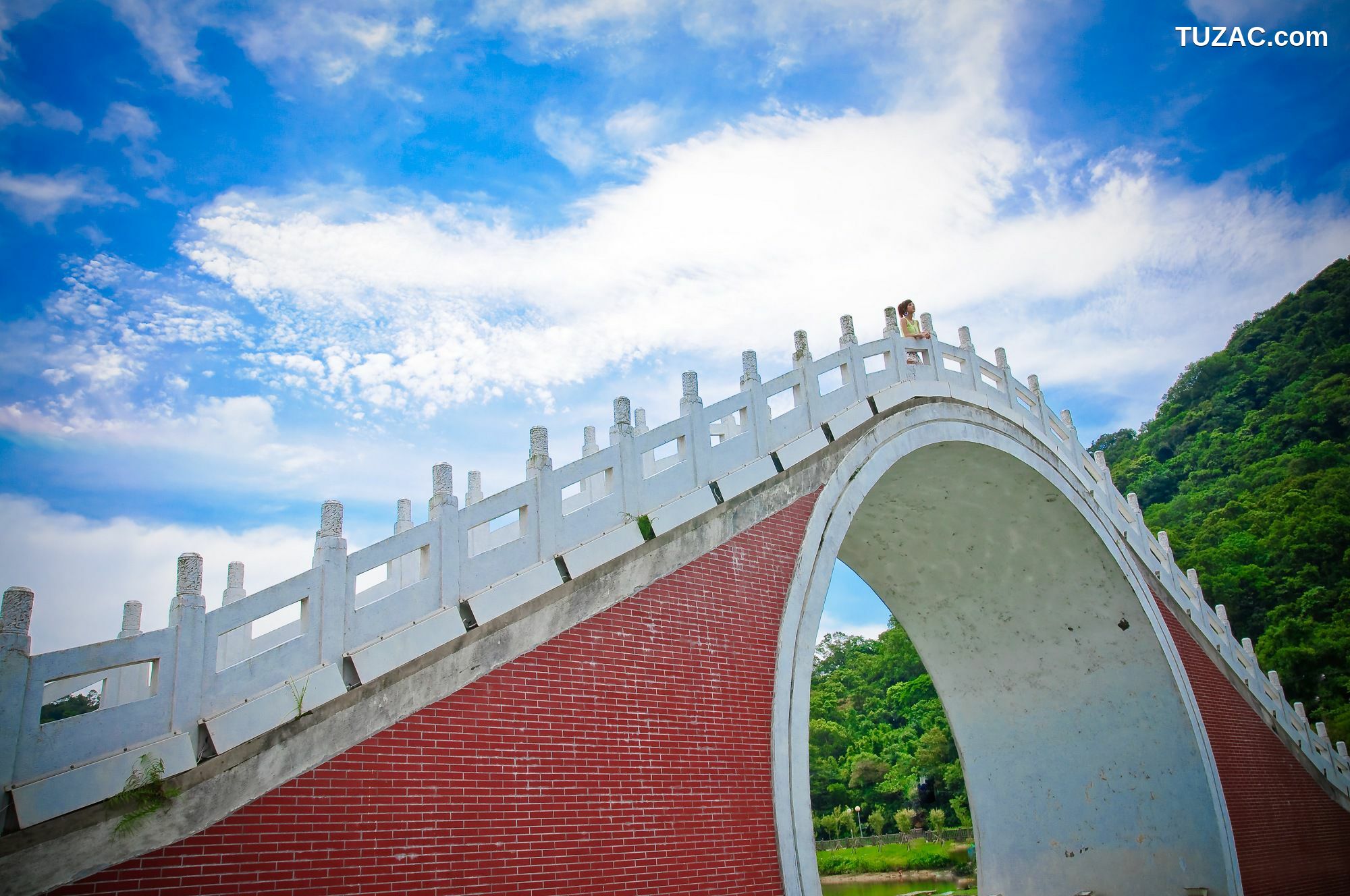 台湾正妹_果子MM/张凯洁《大湖公園外拍》写真集