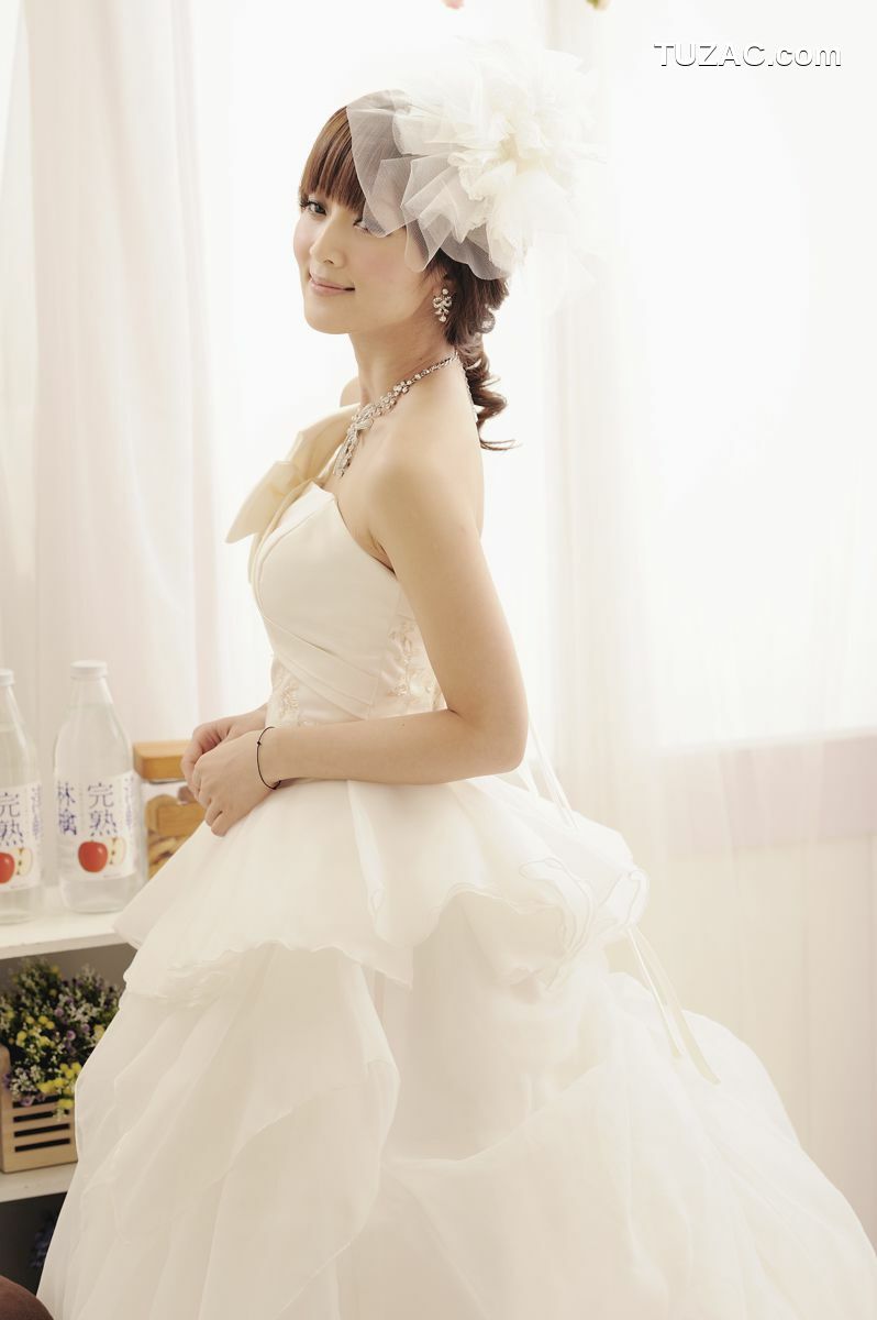 台湾正妹_果子MM/张凯洁《棚拍婚纱》写真集