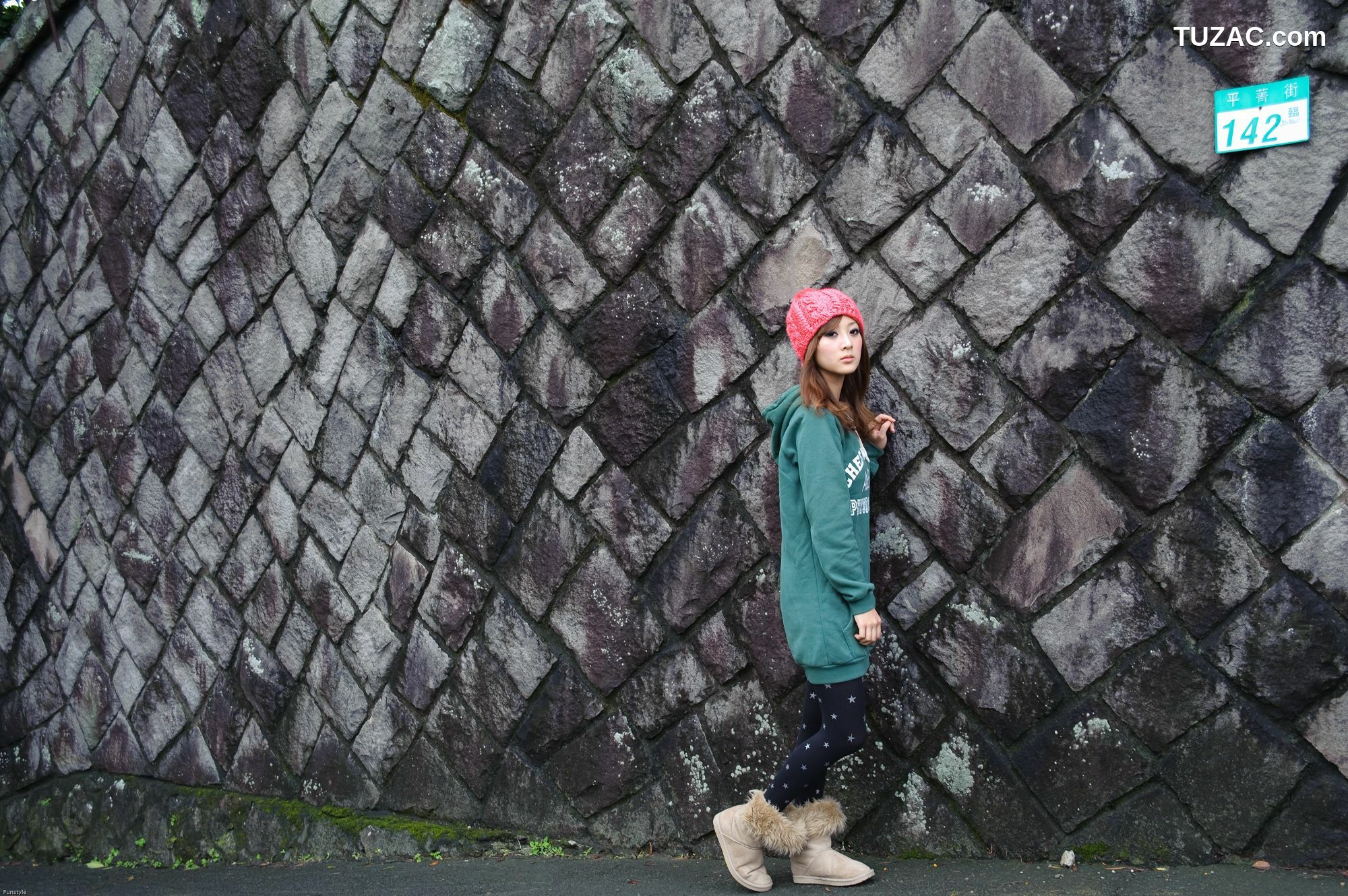 台湾正妹_果子MM/张凯洁《法國農莊外拍》写真集