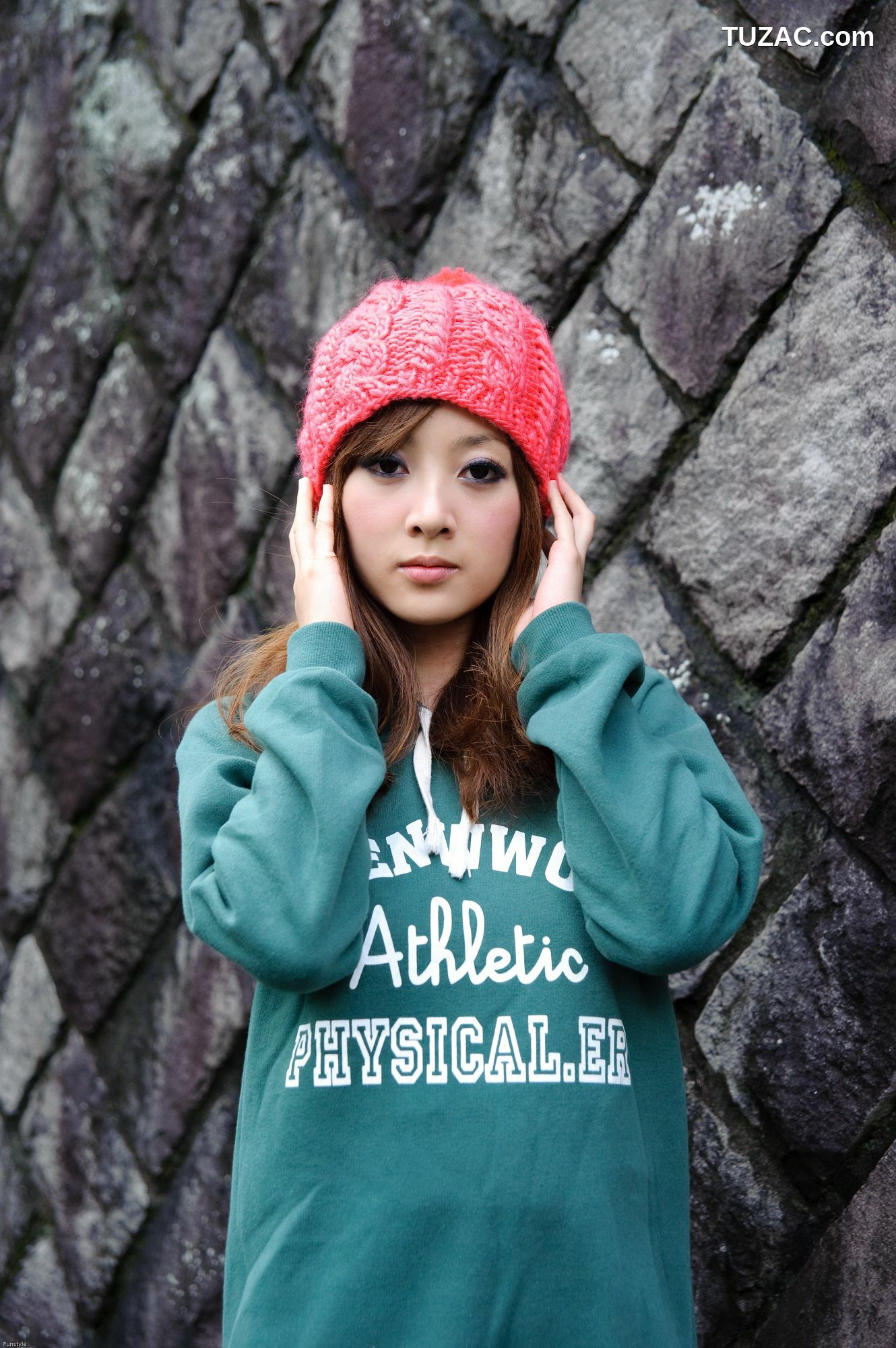 台湾正妹_果子MM/张凯洁《法國農莊外拍》写真集