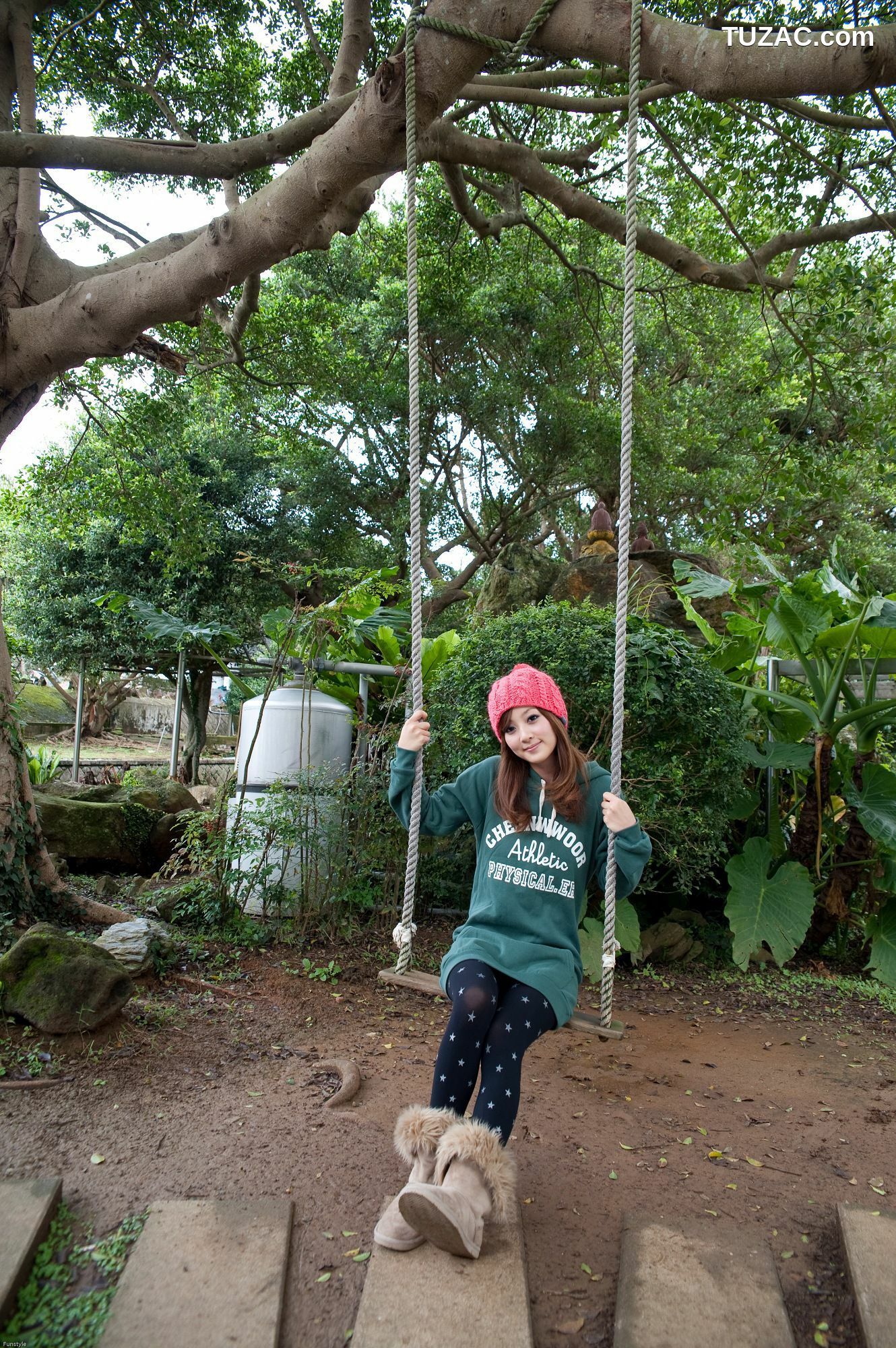 台湾正妹_果子MM/张凯洁《法國農莊外拍》写真集