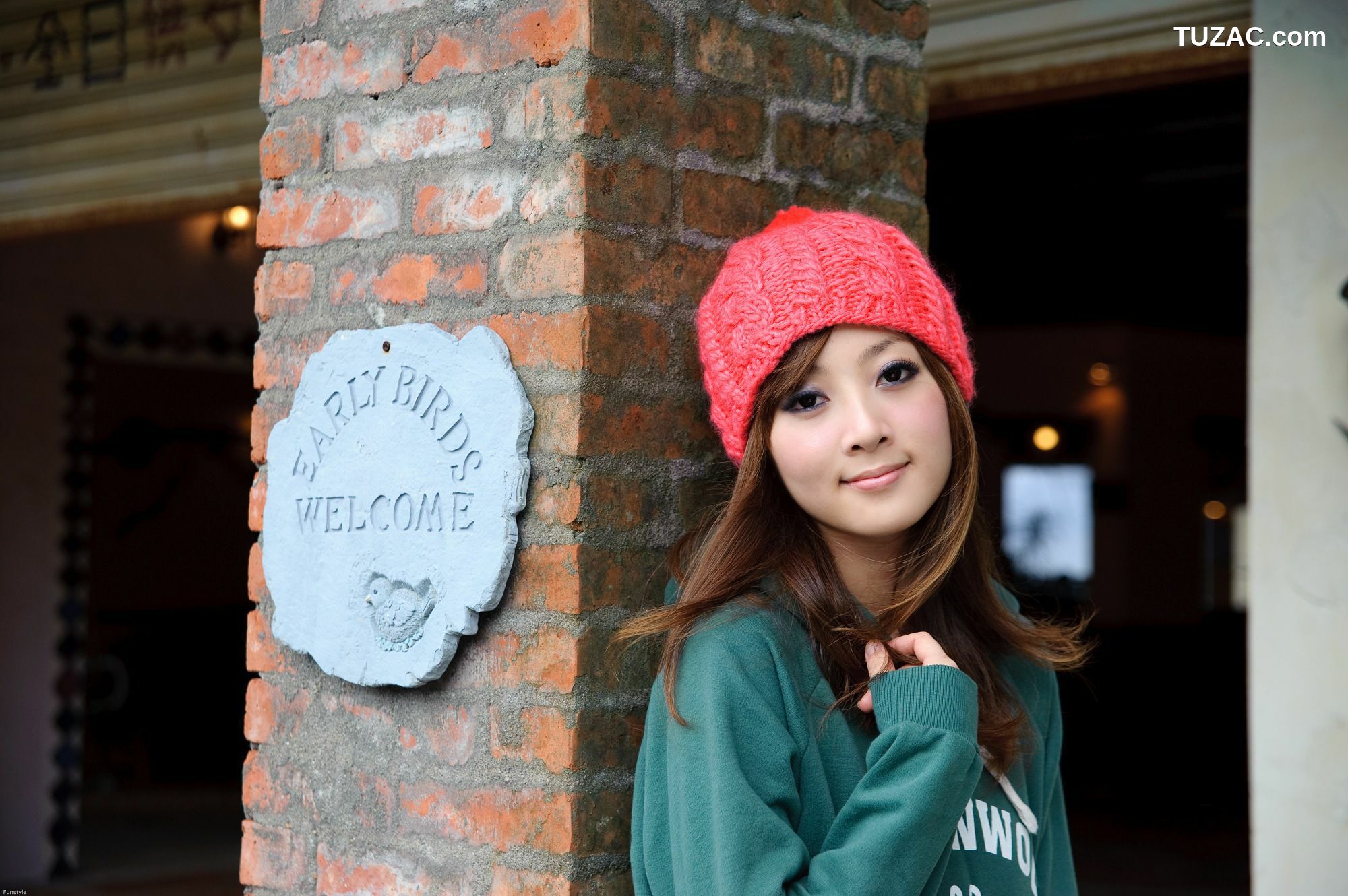 台湾正妹_果子MM/张凯洁《法國農莊外拍》写真集