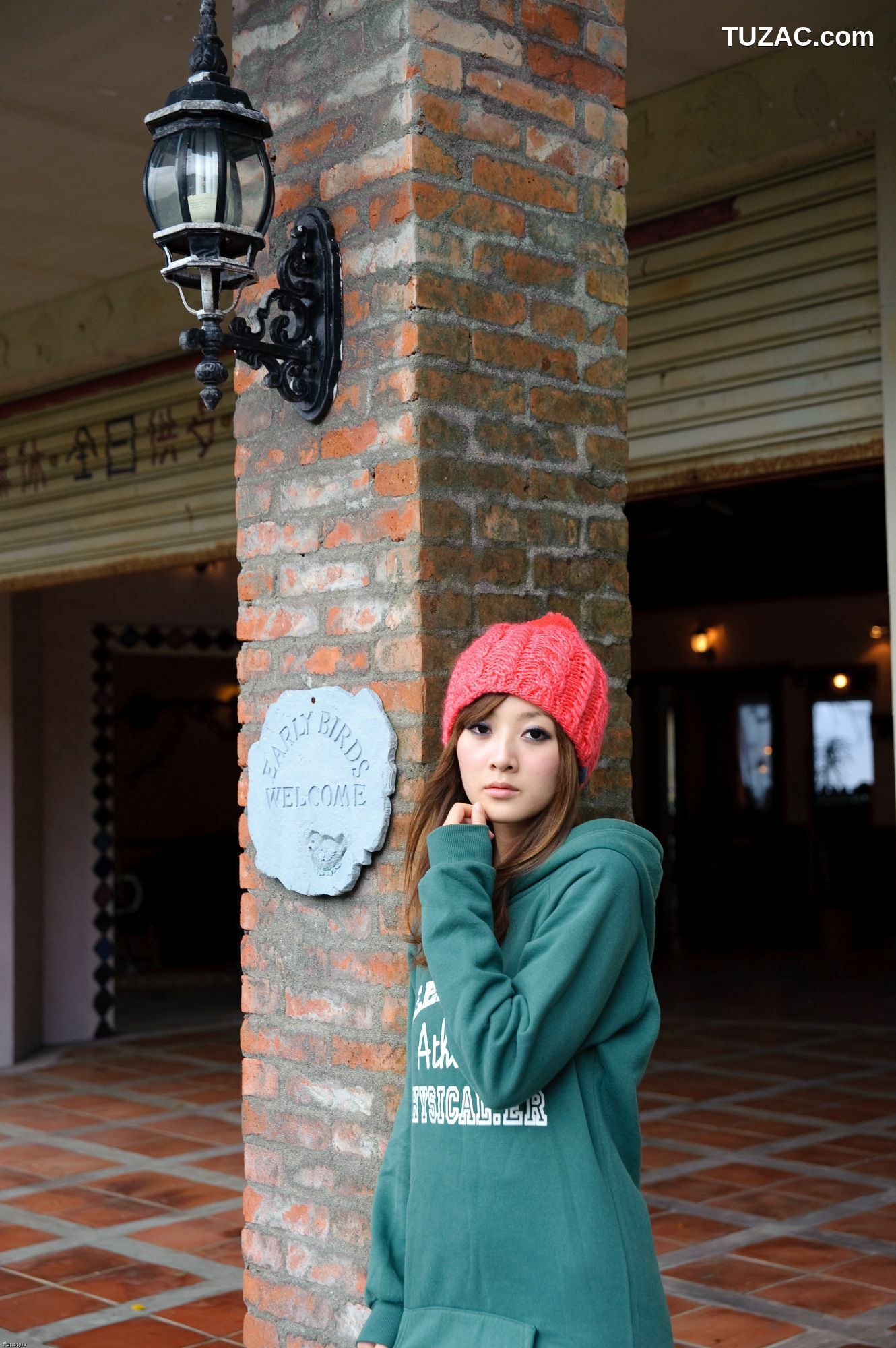 台湾正妹_果子MM/张凯洁《法國農莊外拍》写真集