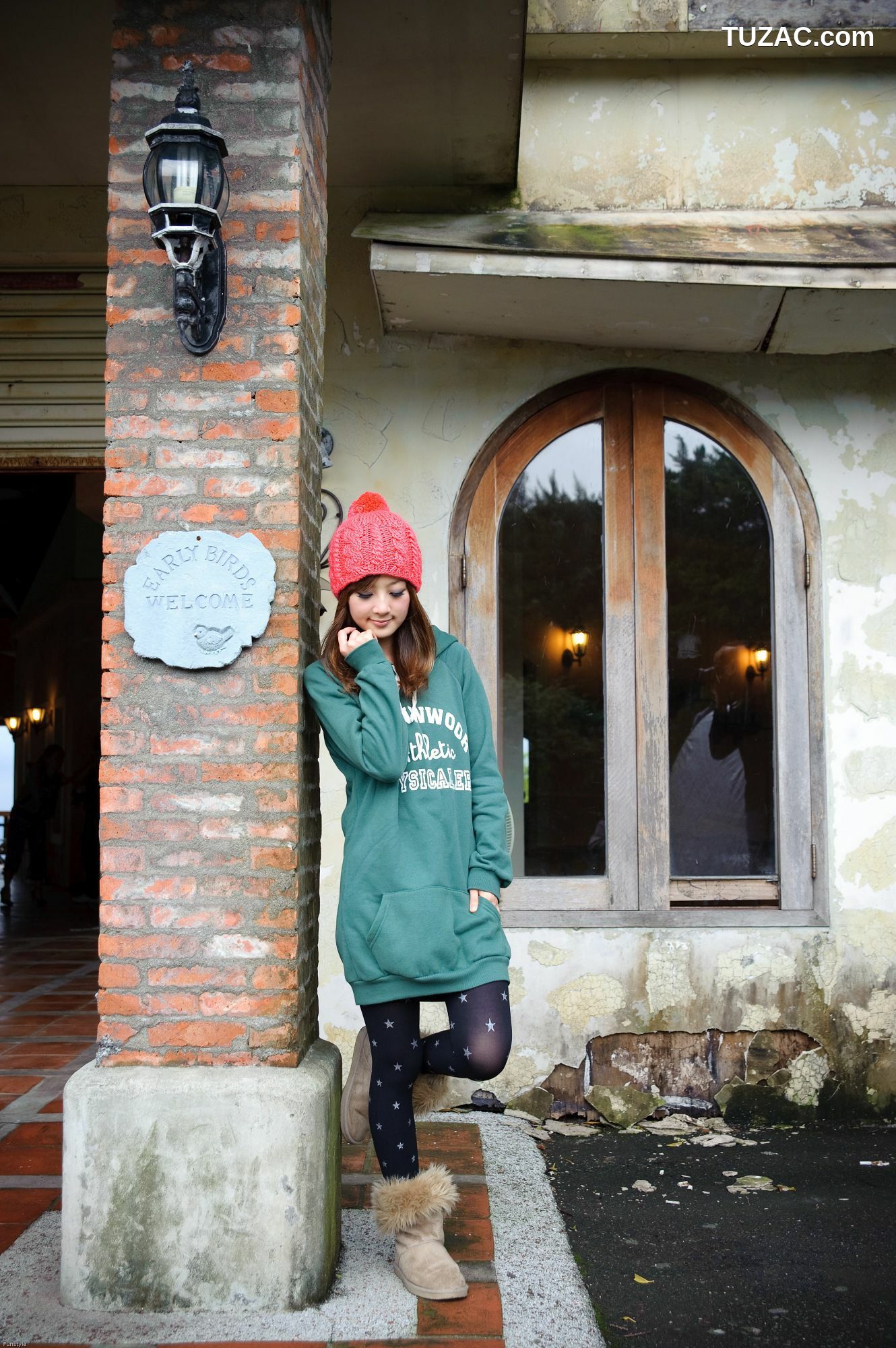 台湾正妹_果子MM/张凯洁《法國農莊外拍》写真集