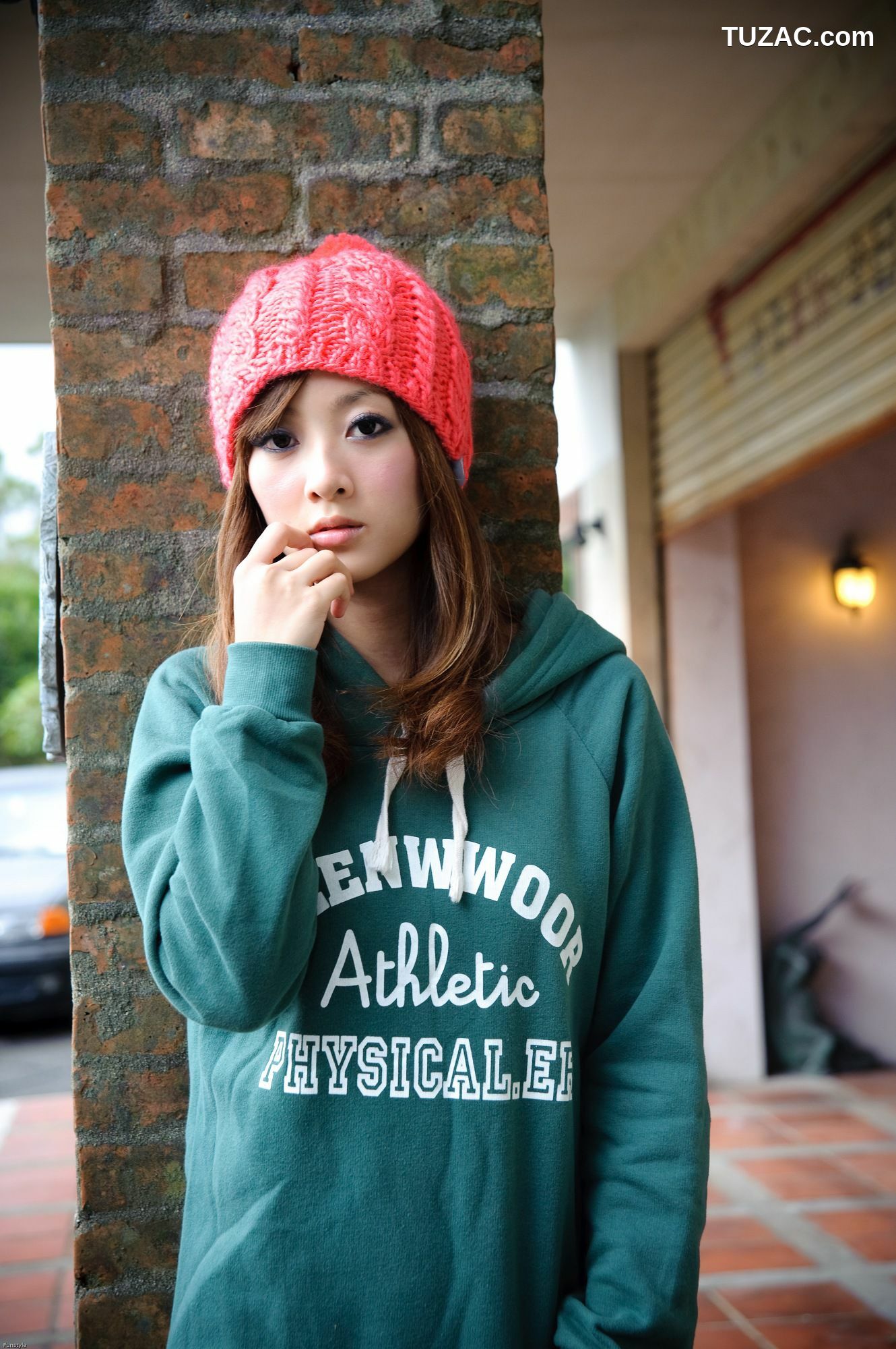 台湾正妹_果子MM/张凯洁《法國農莊外拍》写真集