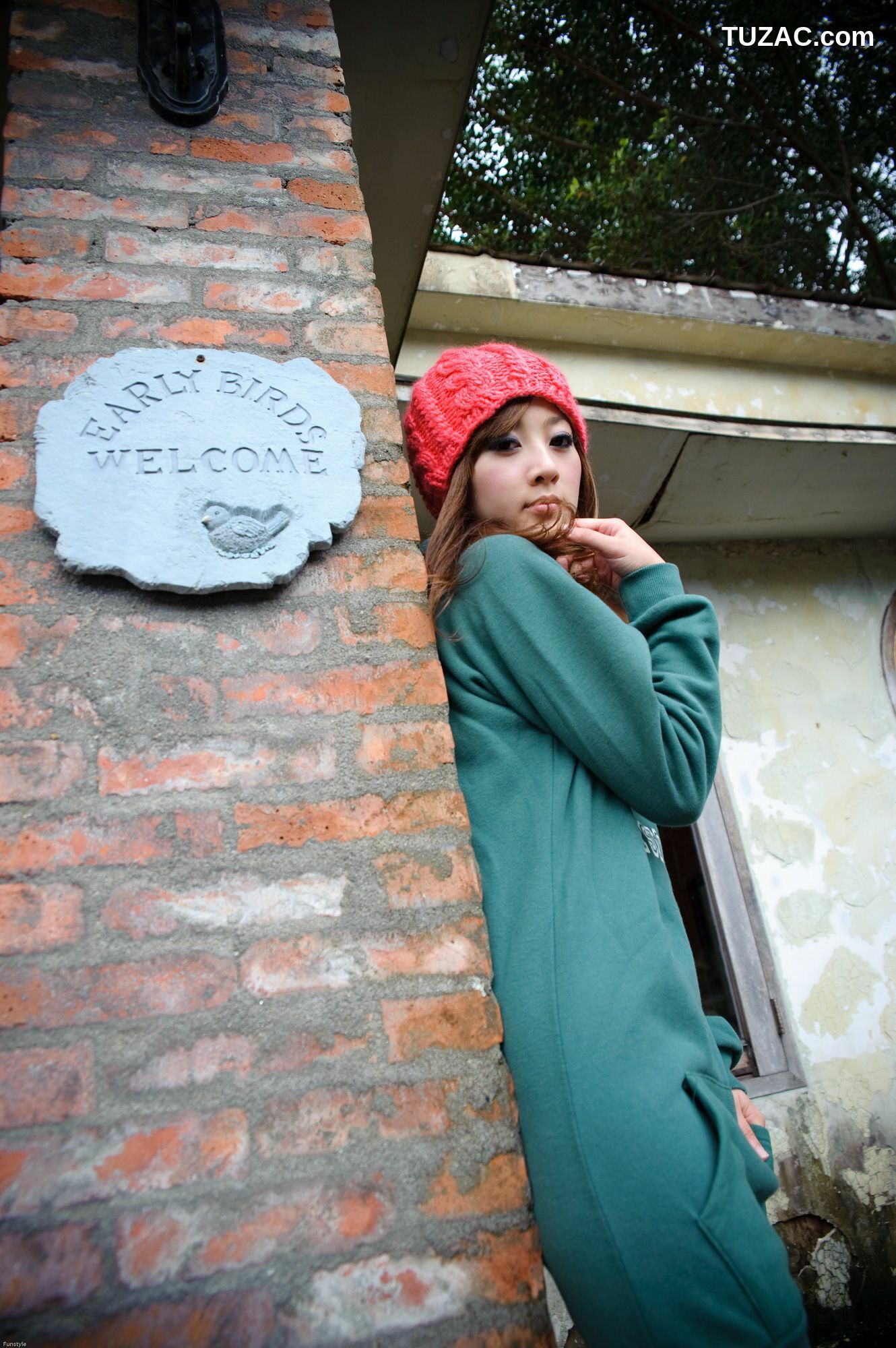 台湾正妹_果子MM/张凯洁《法國農莊外拍》写真集