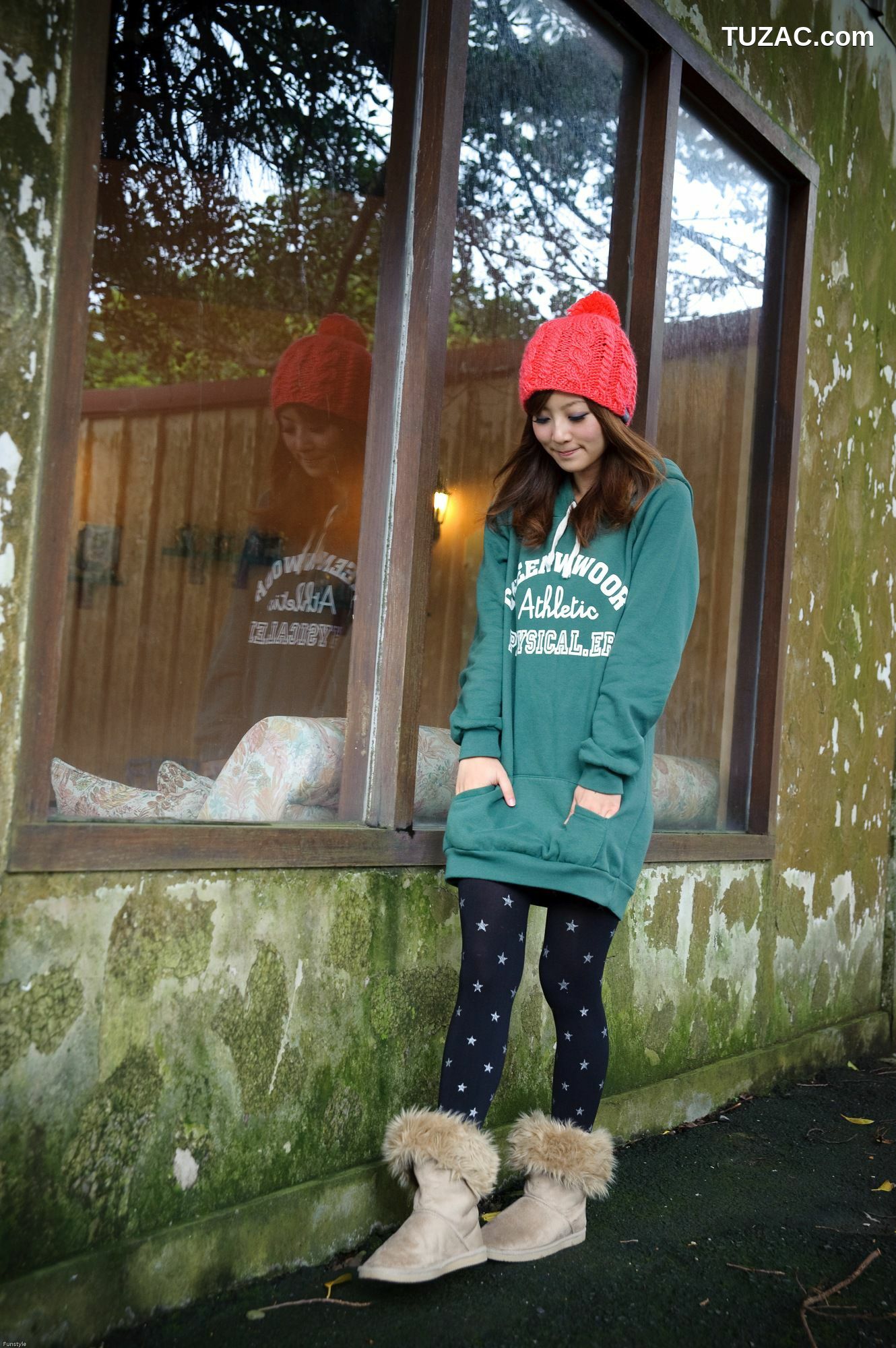 台湾正妹_果子MM/张凯洁《法國農莊外拍》写真集