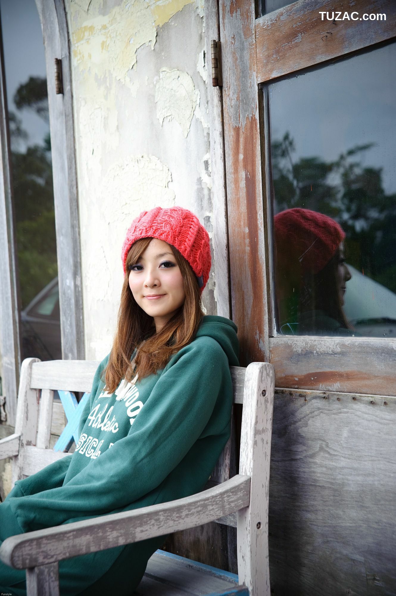 台湾正妹_果子MM/张凯洁《法國農莊外拍》写真集