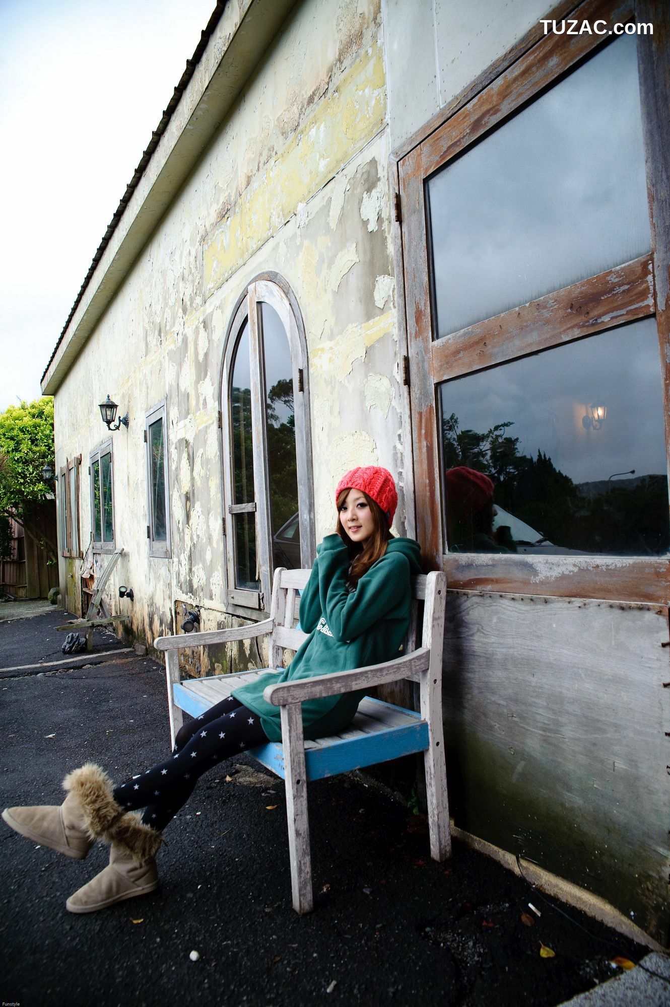 台湾正妹_果子MM/张凯洁《法國農莊外拍》写真集