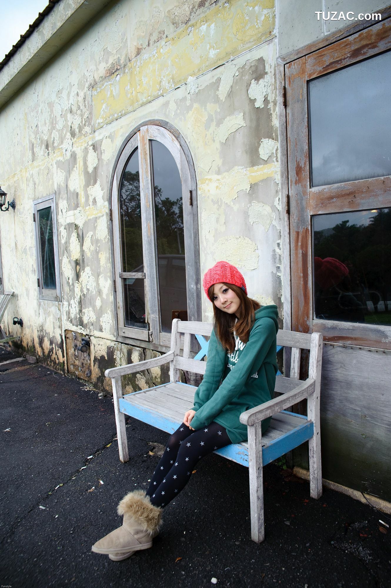 台湾正妹_果子MM/张凯洁《法國農莊外拍》写真集