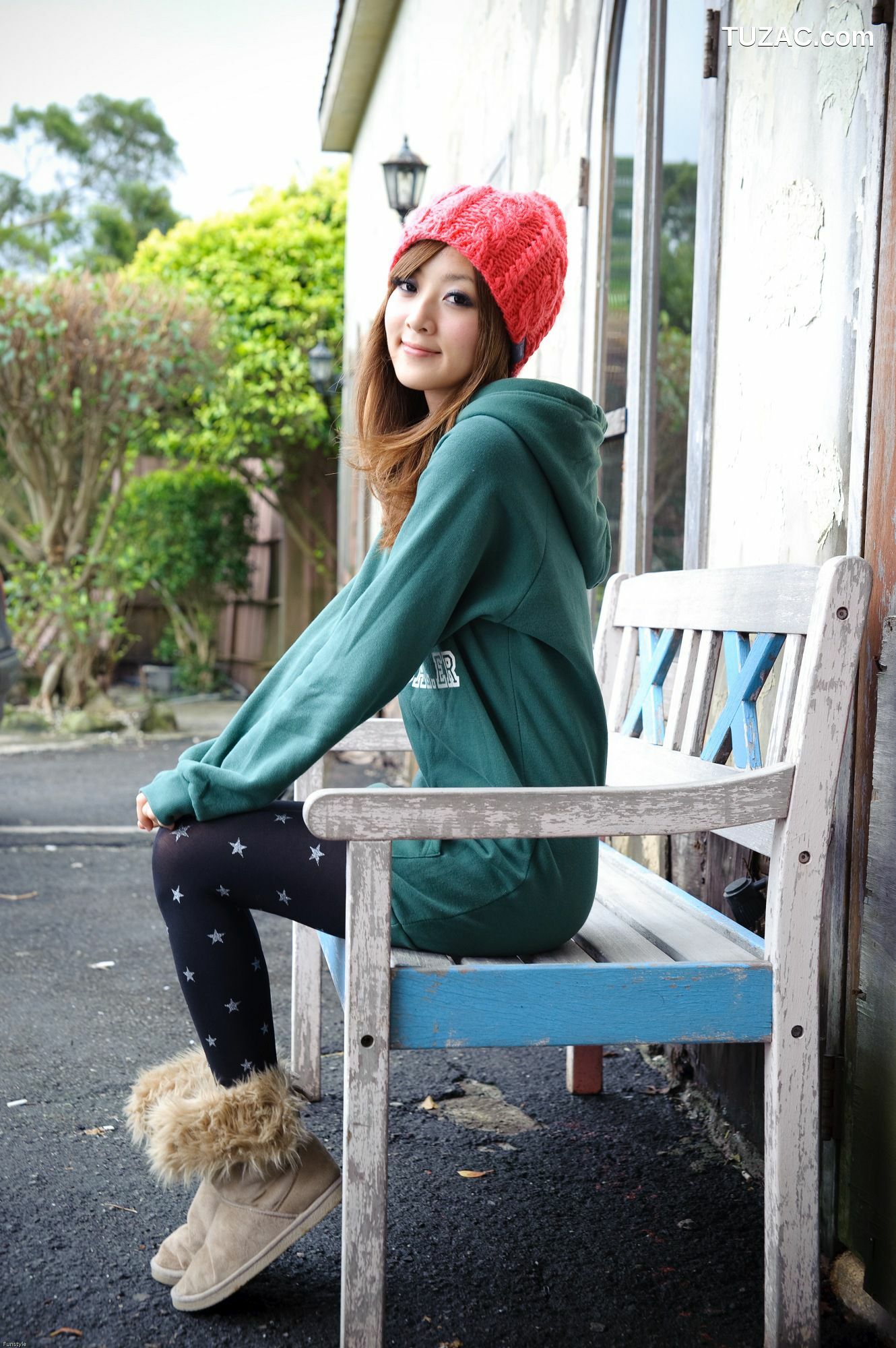 台湾正妹_果子MM/张凯洁《法國農莊外拍》写真集