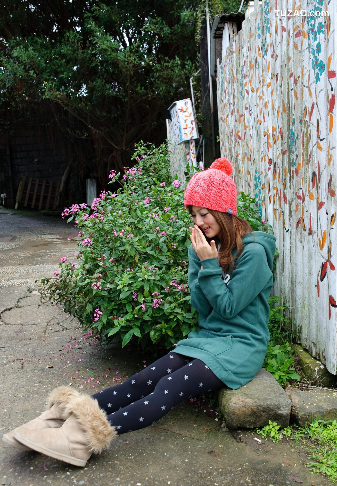 台湾正妹_果子MM/张凯洁《法國農莊外拍》写真集