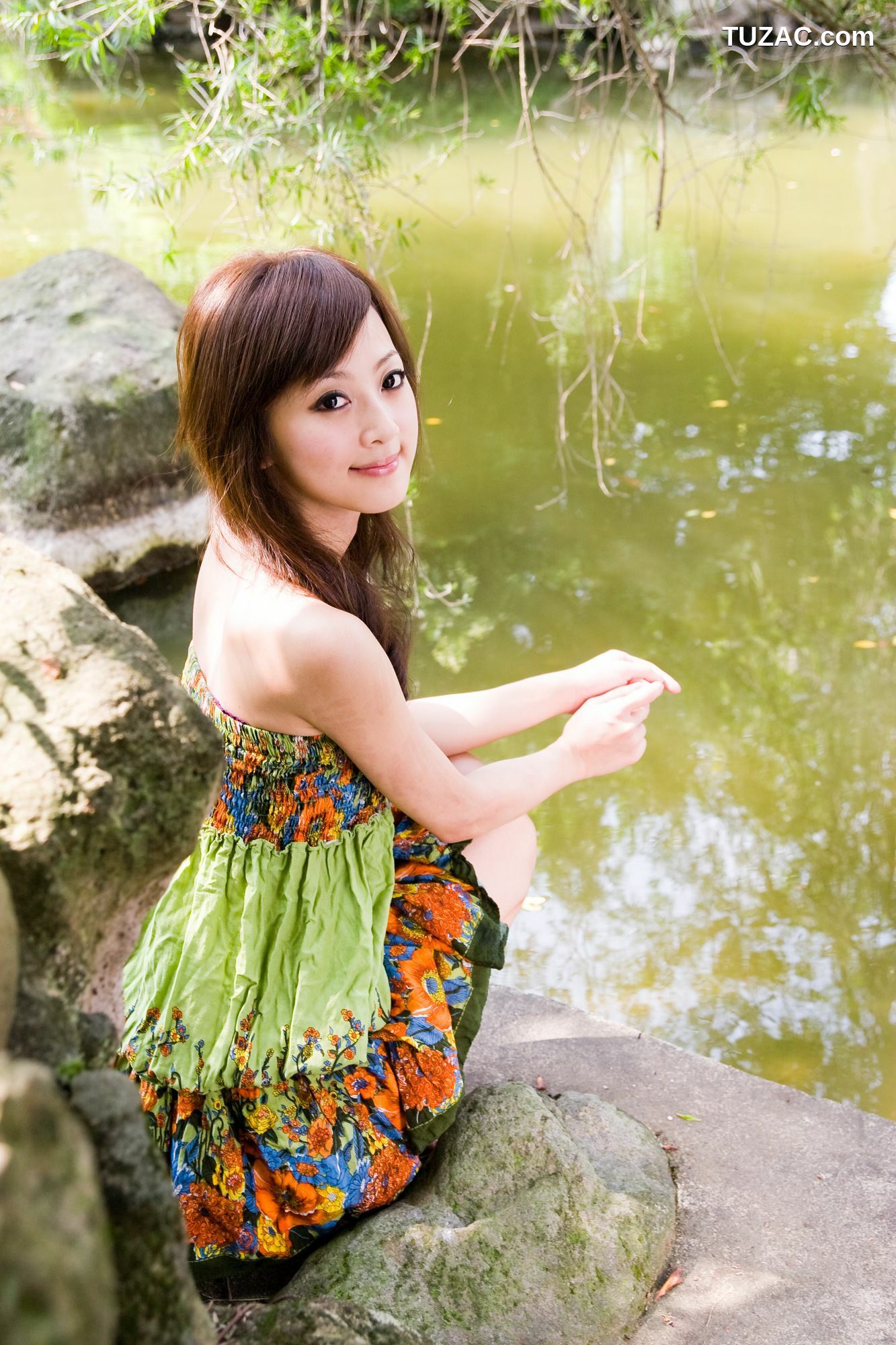 台湾正妹_果子MM/张凯洁《雙溪公園外拍》写真集