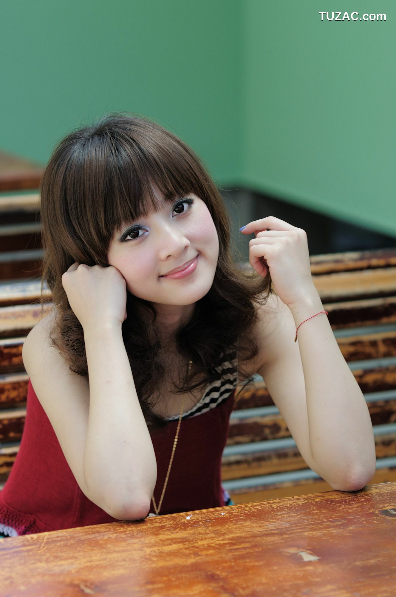 台湾正妹_果子Mikako《台大法商學院外拍》写真集