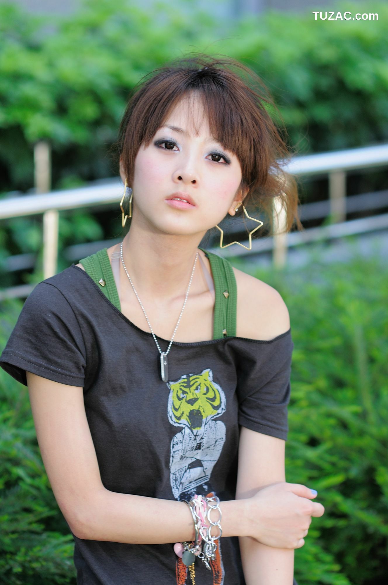 台湾正妹_果子Mikako《台大法商學院外拍》写真集