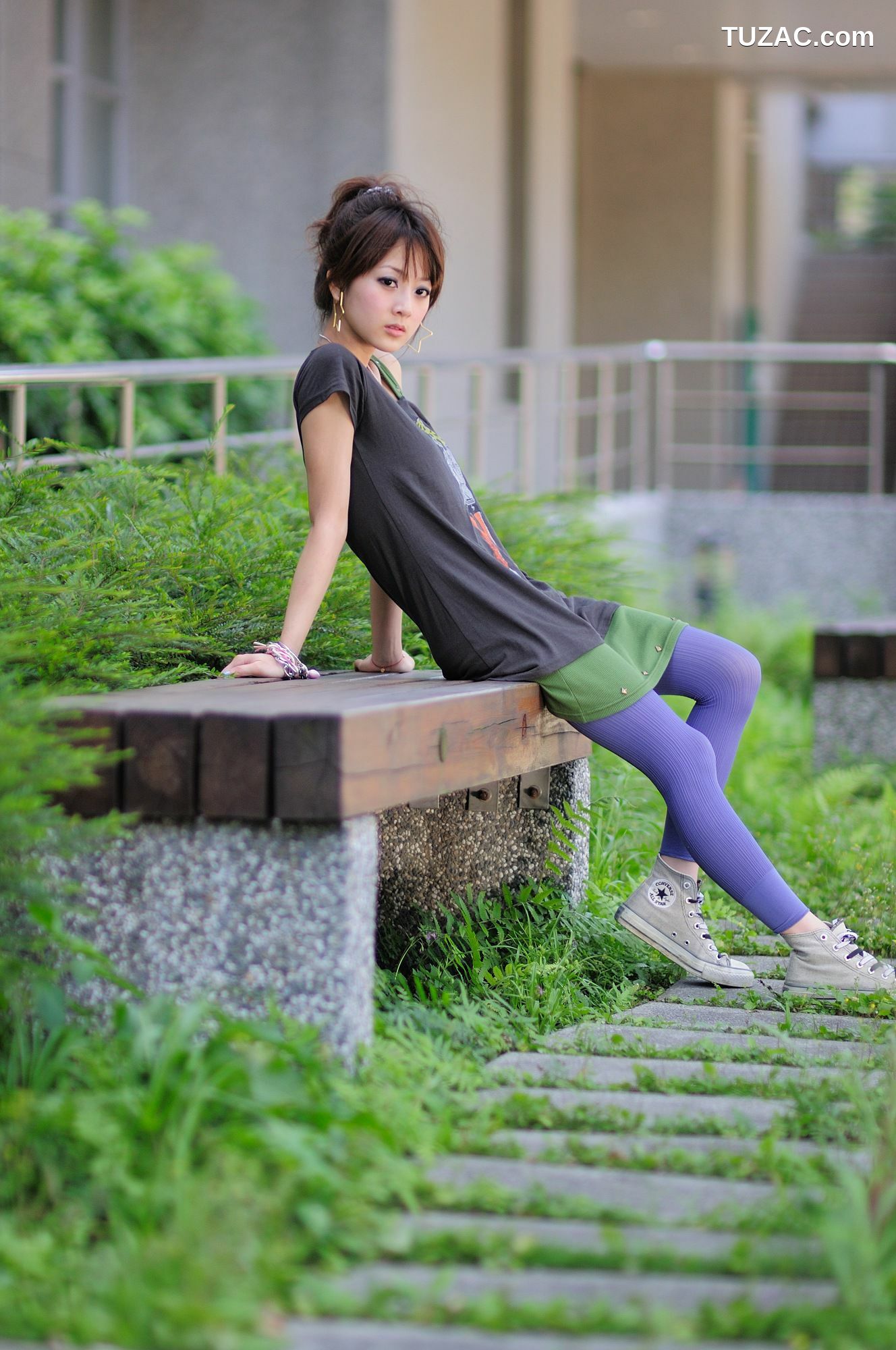 台湾正妹_果子Mikako《台大法商學院外拍》写真集