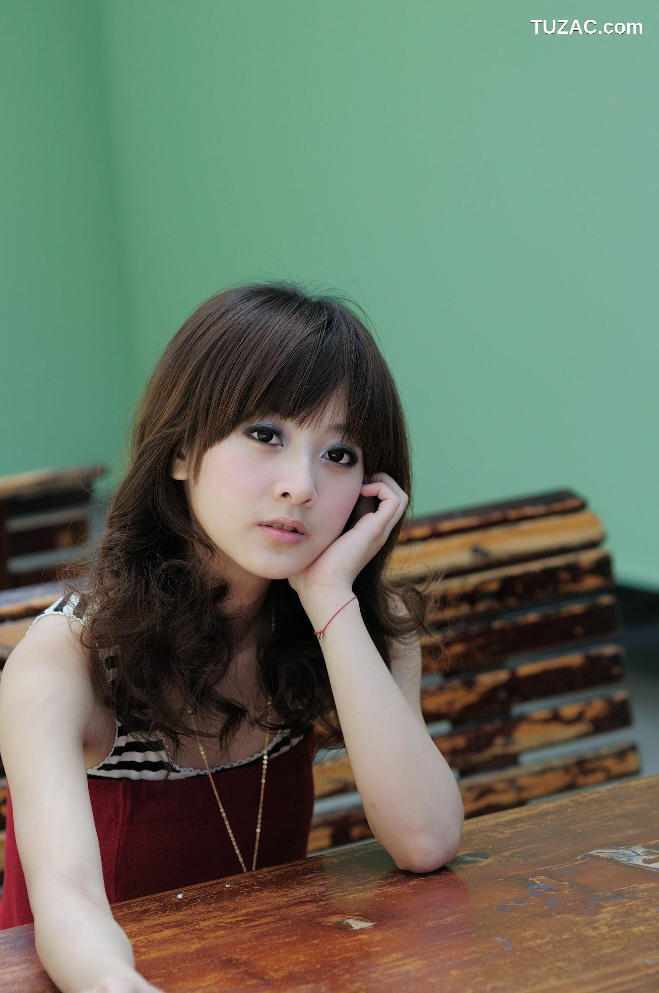 台湾正妹_果子Mikako《台大法商學院外拍》写真集