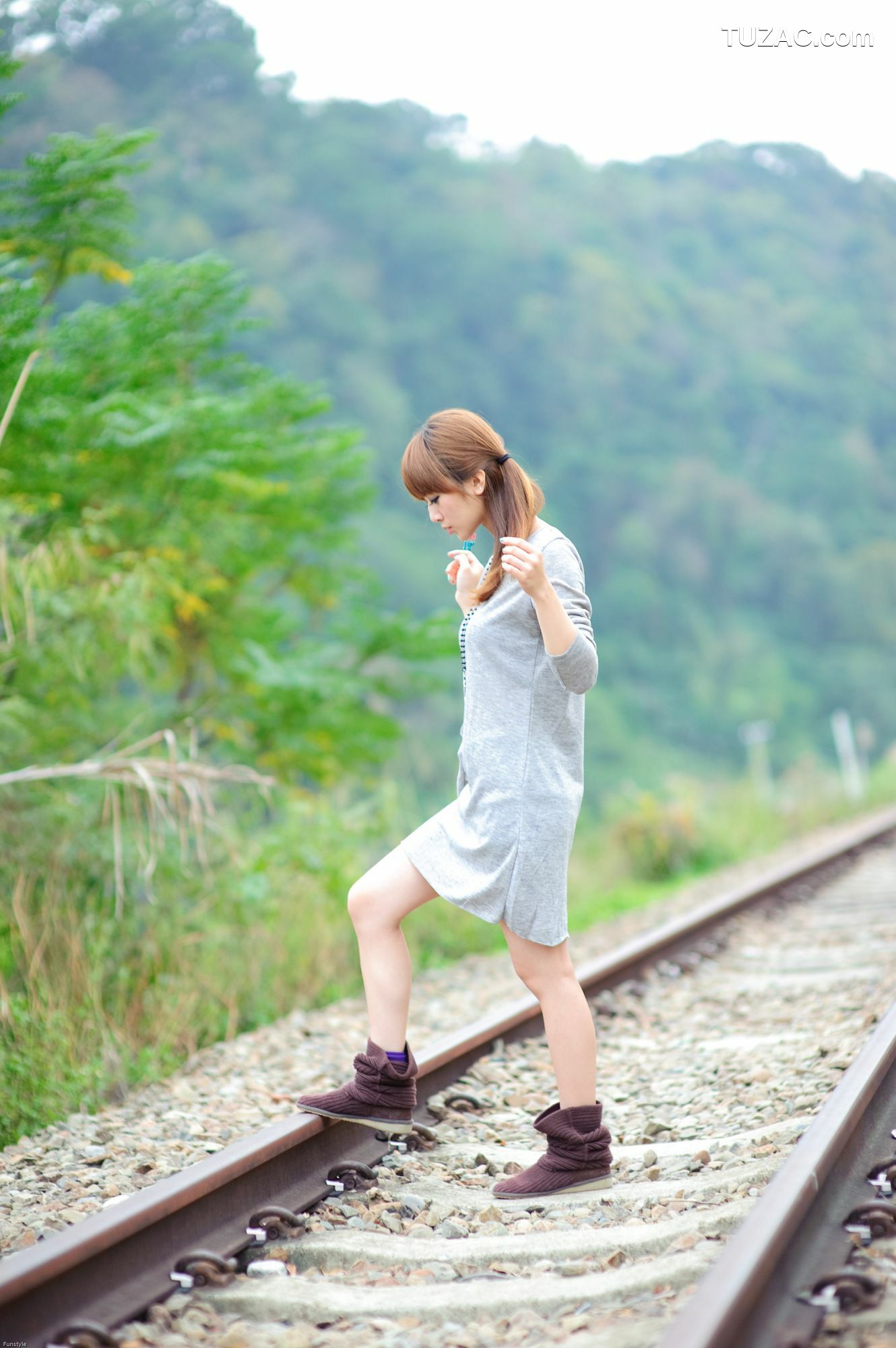 台湾正妹_果子、小品(何品玫)、兔兔(果品兔)《天空之城x舊泰安車站》第II部 写真集
