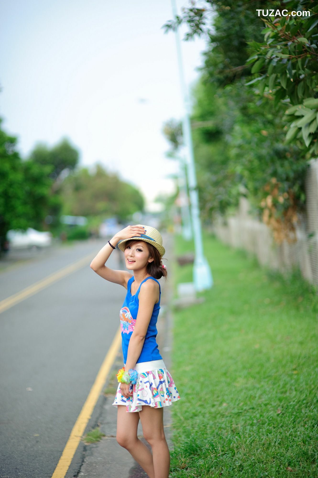 台湾正妹_果子、小品、兔兔(品果兔)《國光社區外拍》第II部 写真集