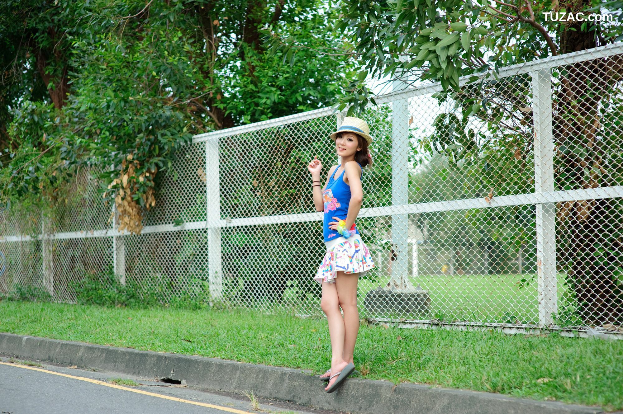 台湾正妹_果子、小品、兔兔(品果兔)《國光社區外拍》第II部 写真集