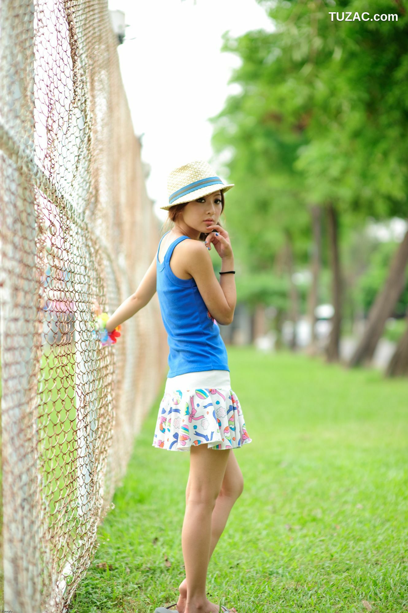 台湾正妹_果子、小品、兔兔(品果兔)《國光社區外拍》第II部 写真集