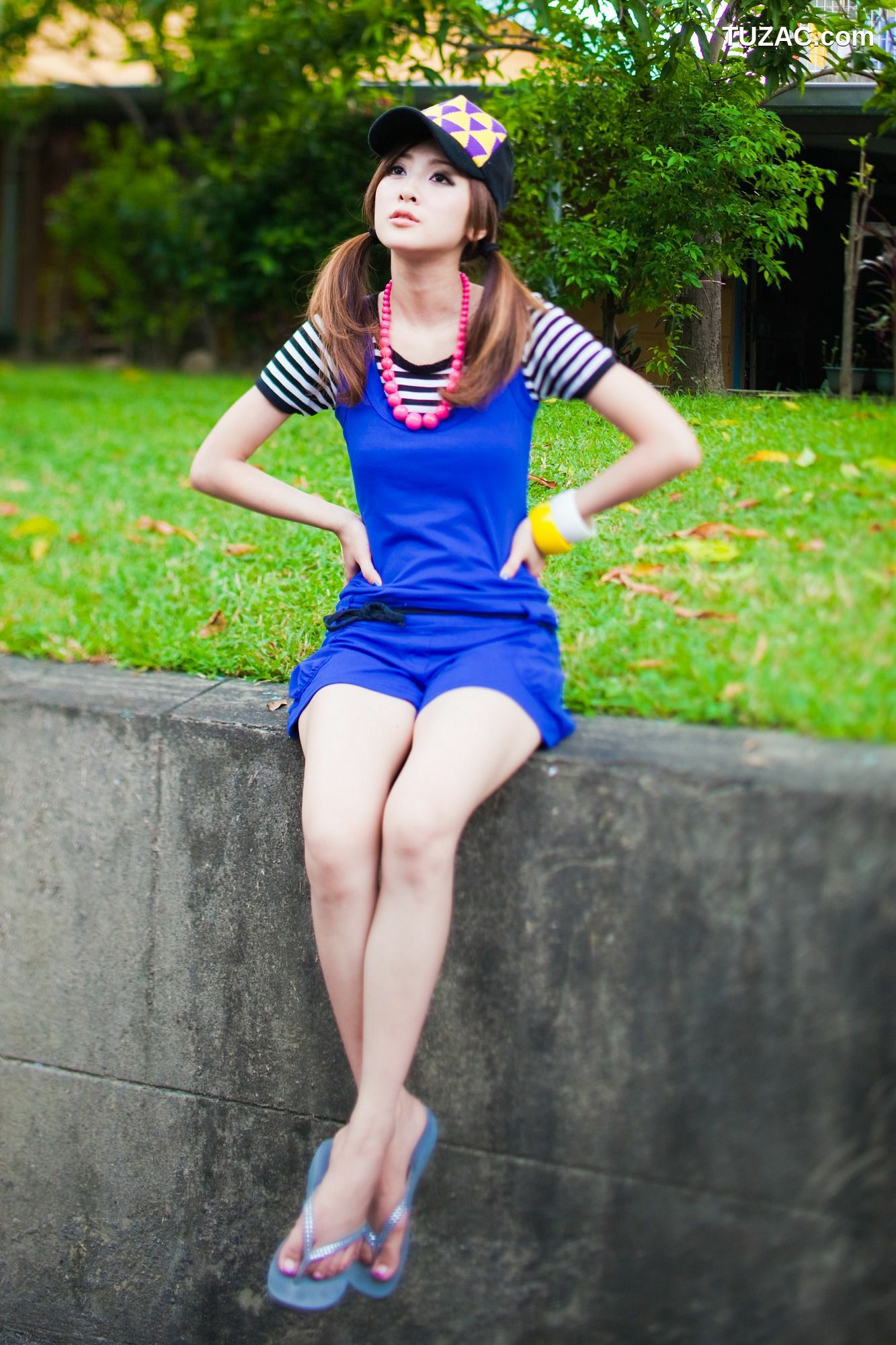 台湾正妹_果子、小品、兔兔(品果兔)《國光社區外拍》第II部 写真集