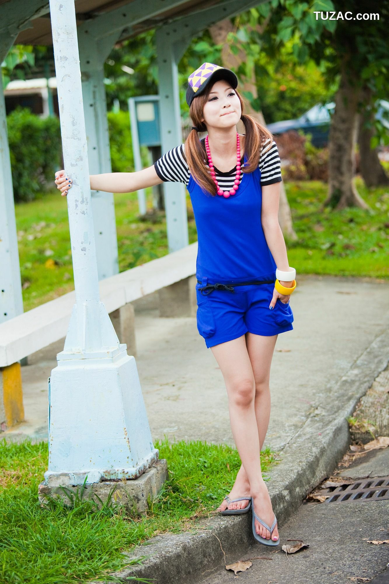 台湾正妹_果子、小品、兔兔(品果兔)《國光社區外拍》第II部 写真集