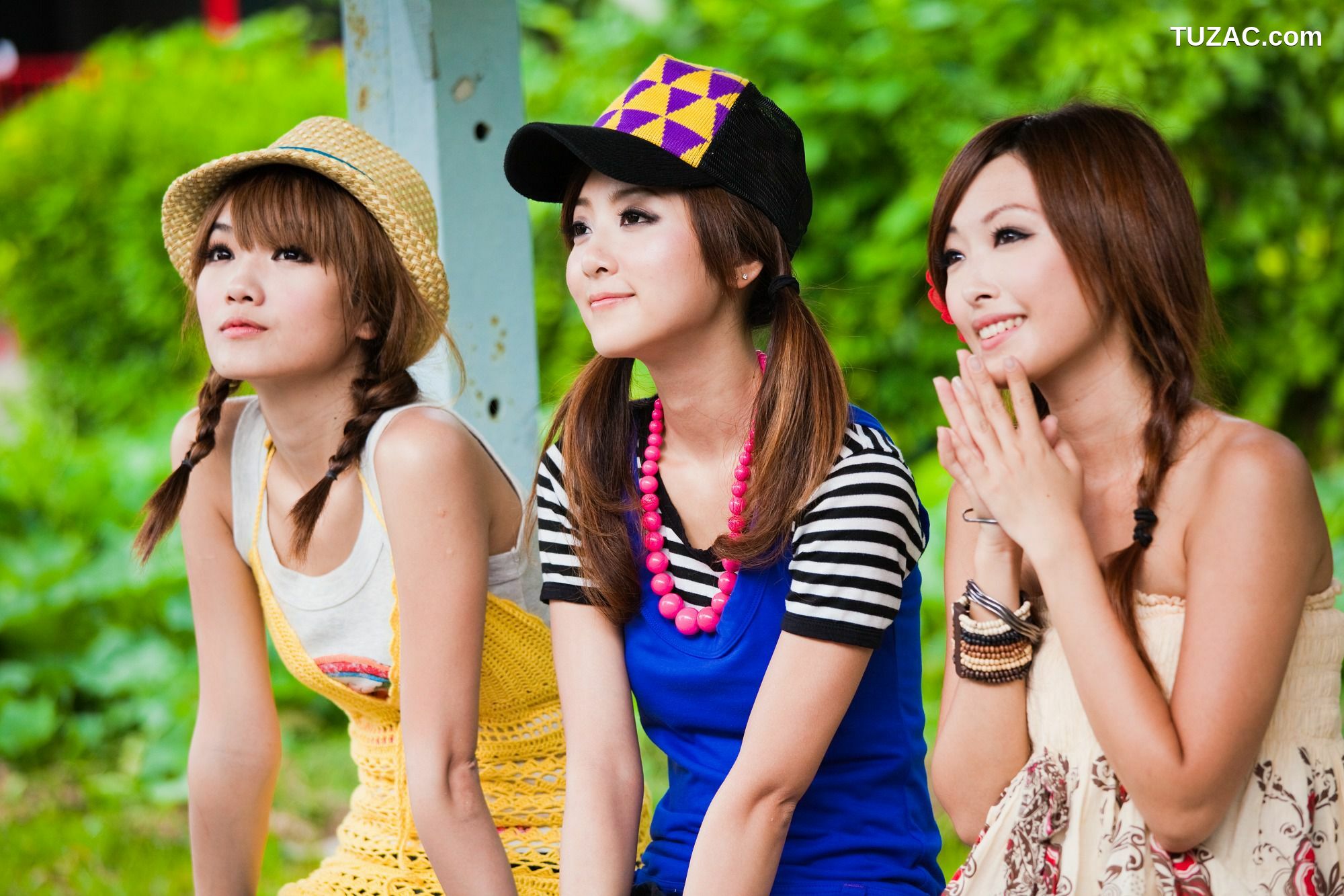 台湾正妹_果子、小品、兔兔(品果兔)《國光社區外拍》第II部 写真集